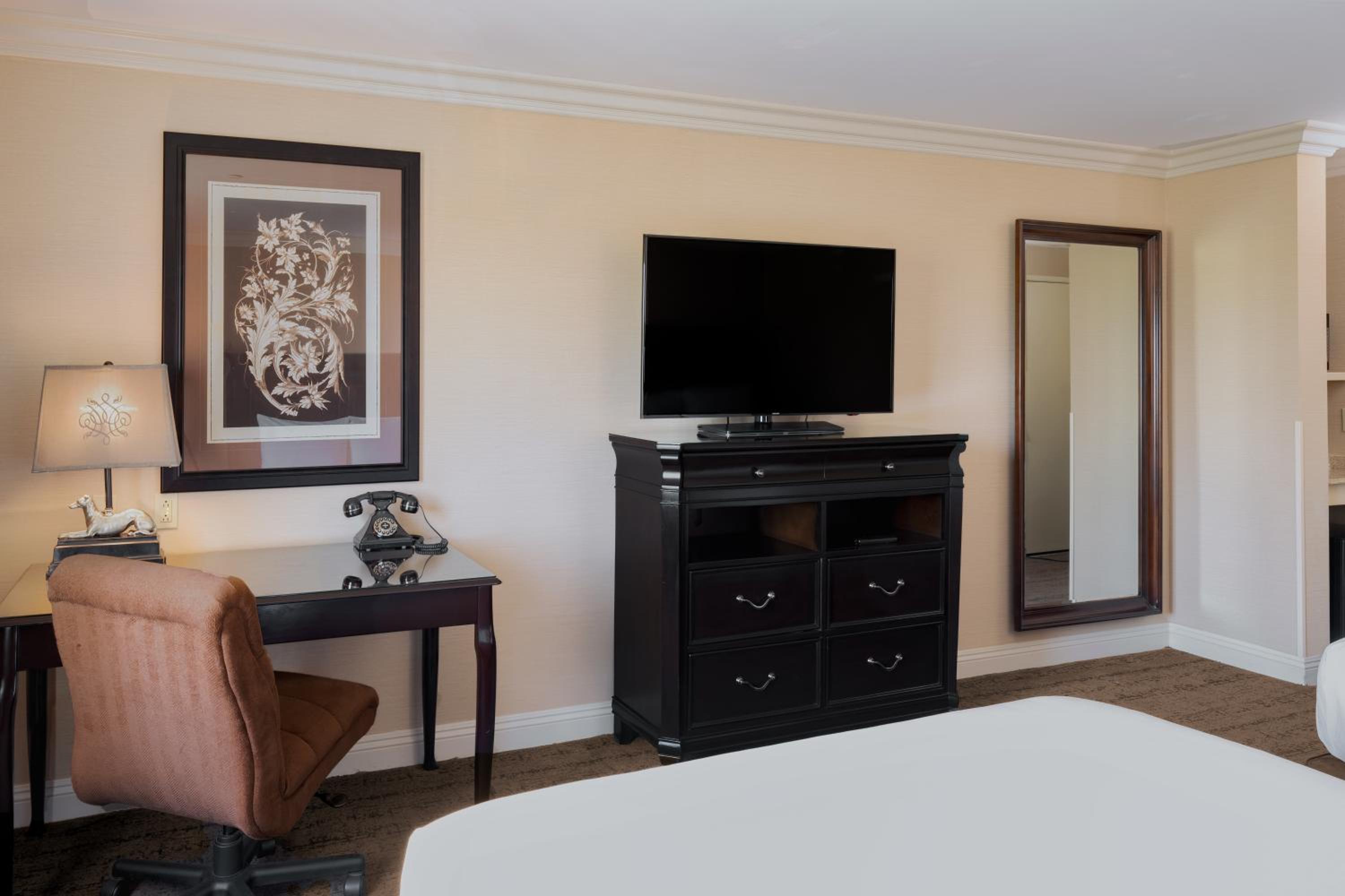 King Room with Sofa Bed and Bath Tub - Disability Access/Non-Smoking - Photo 2