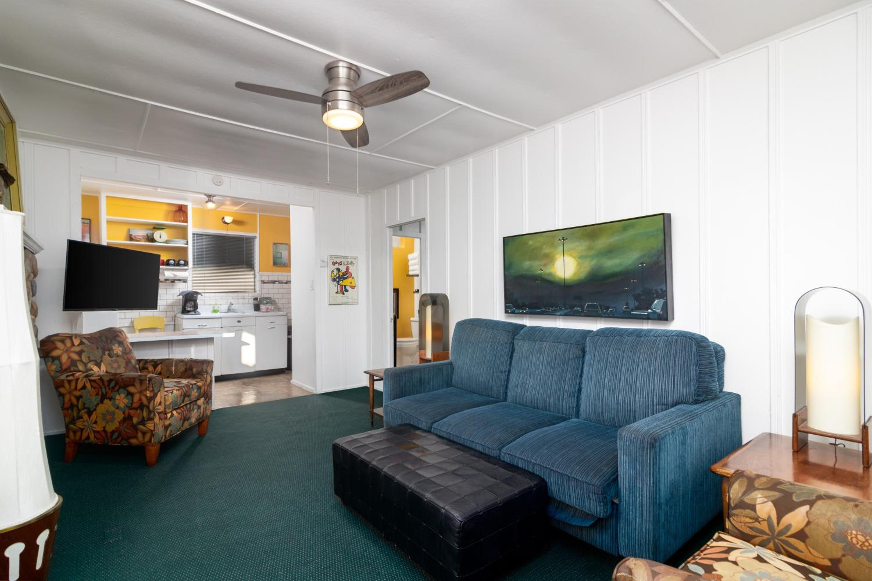 Queen Suite photo 2