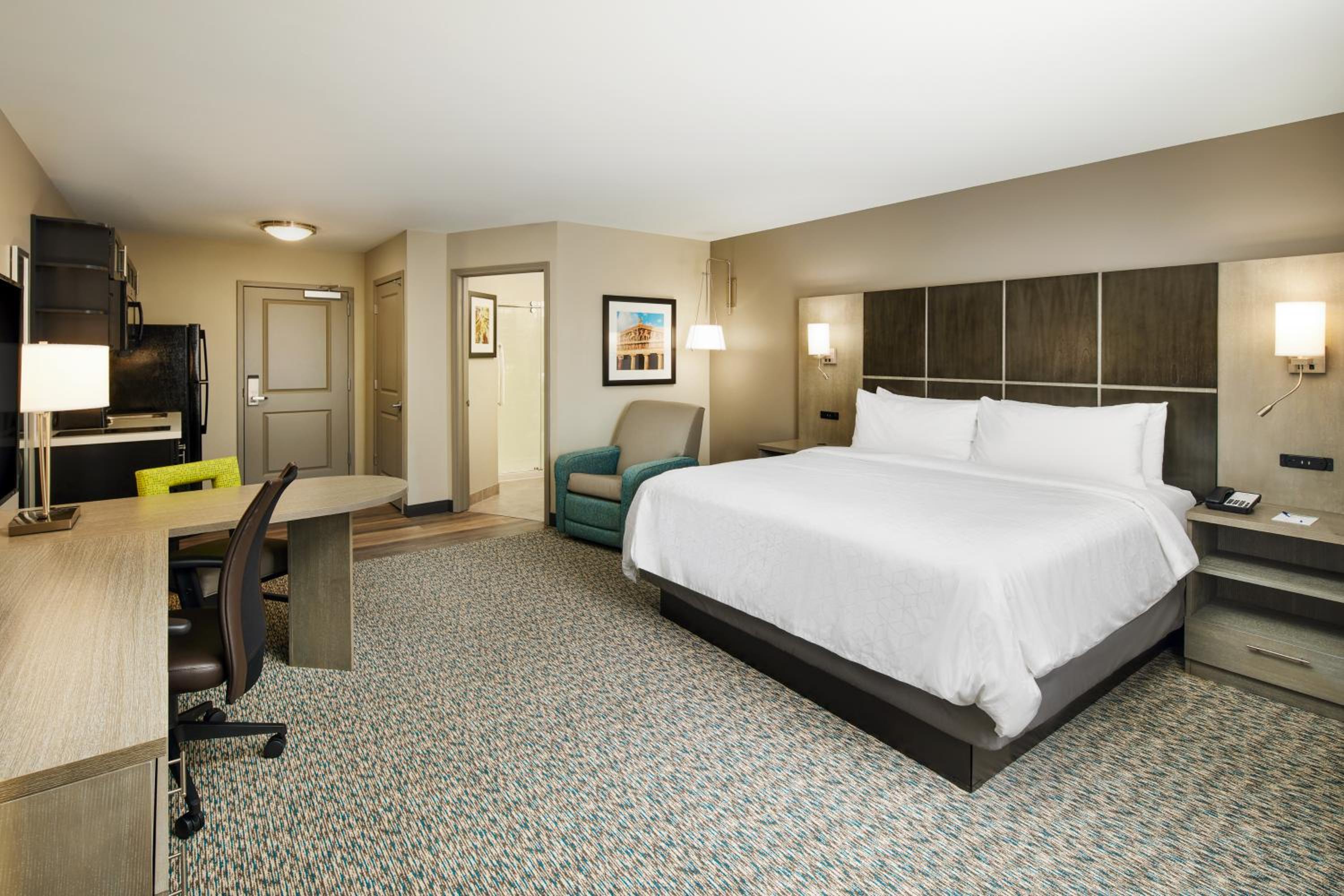 King Studio Suite - Photo 4
