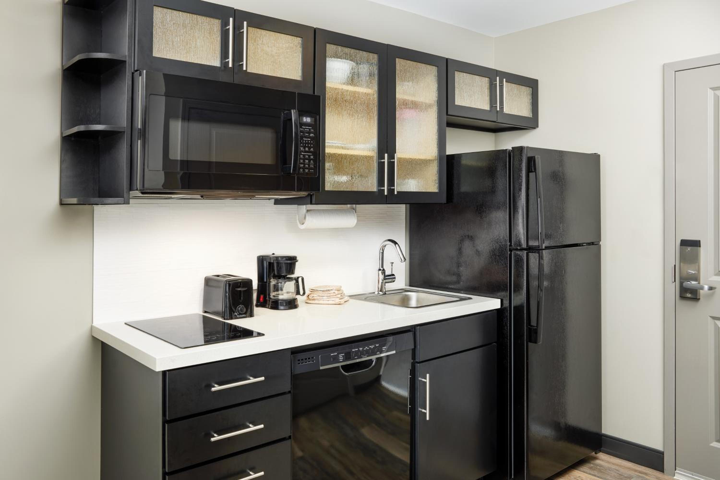 King Studio Suite - Photo 3
