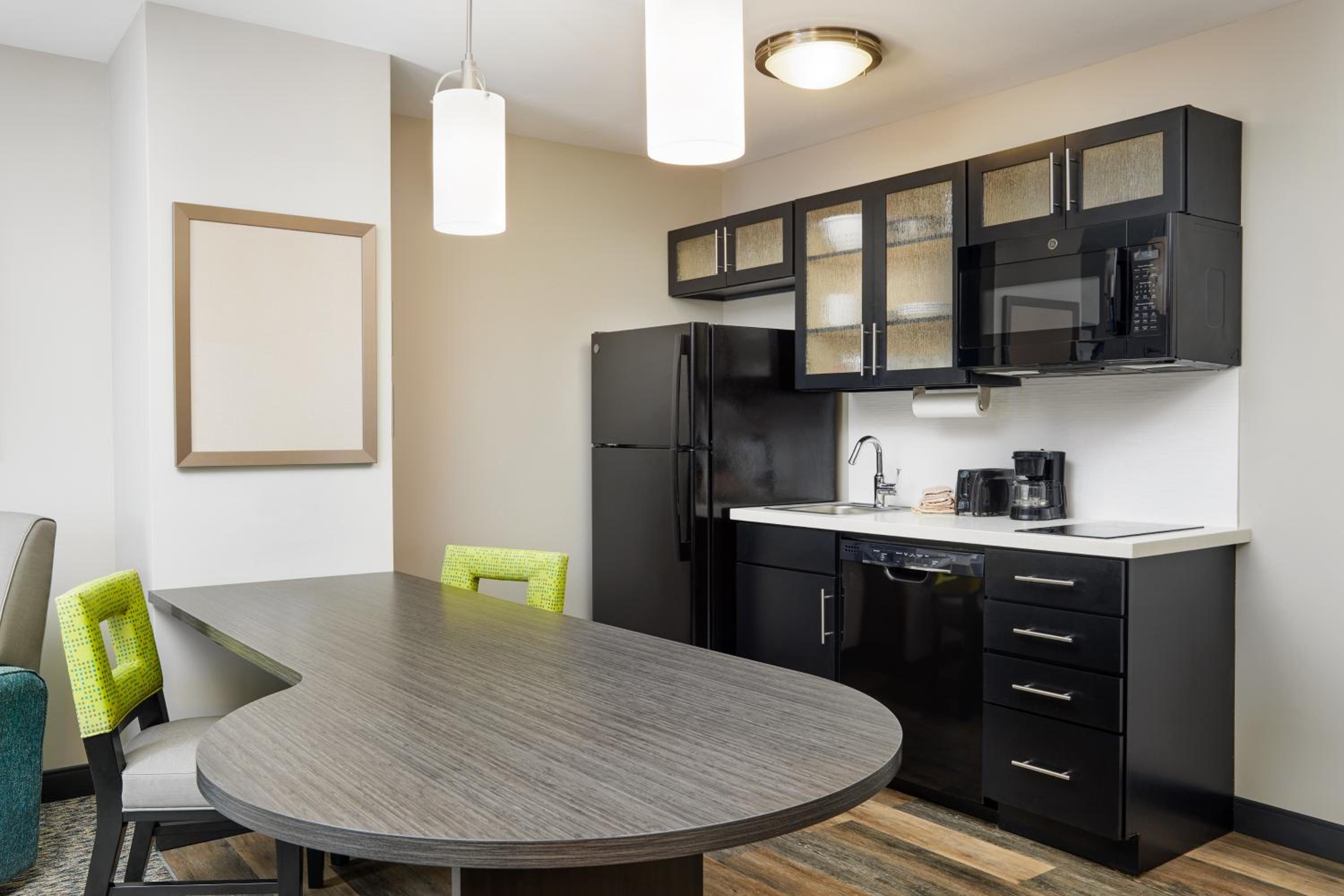 One-Bedroom King Suite - Photo 3