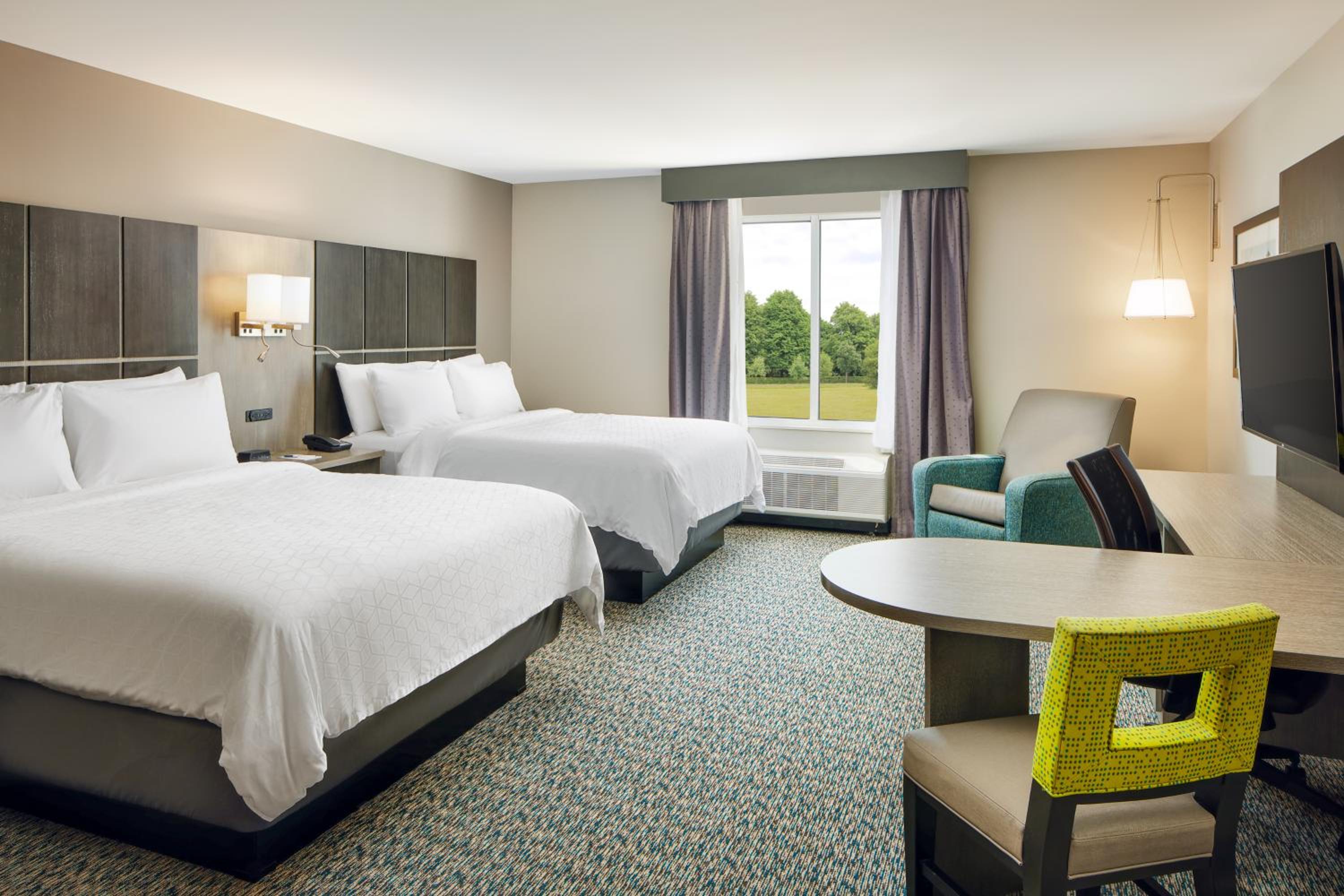 Studio Suite with Two Queen Beds - Photo 2