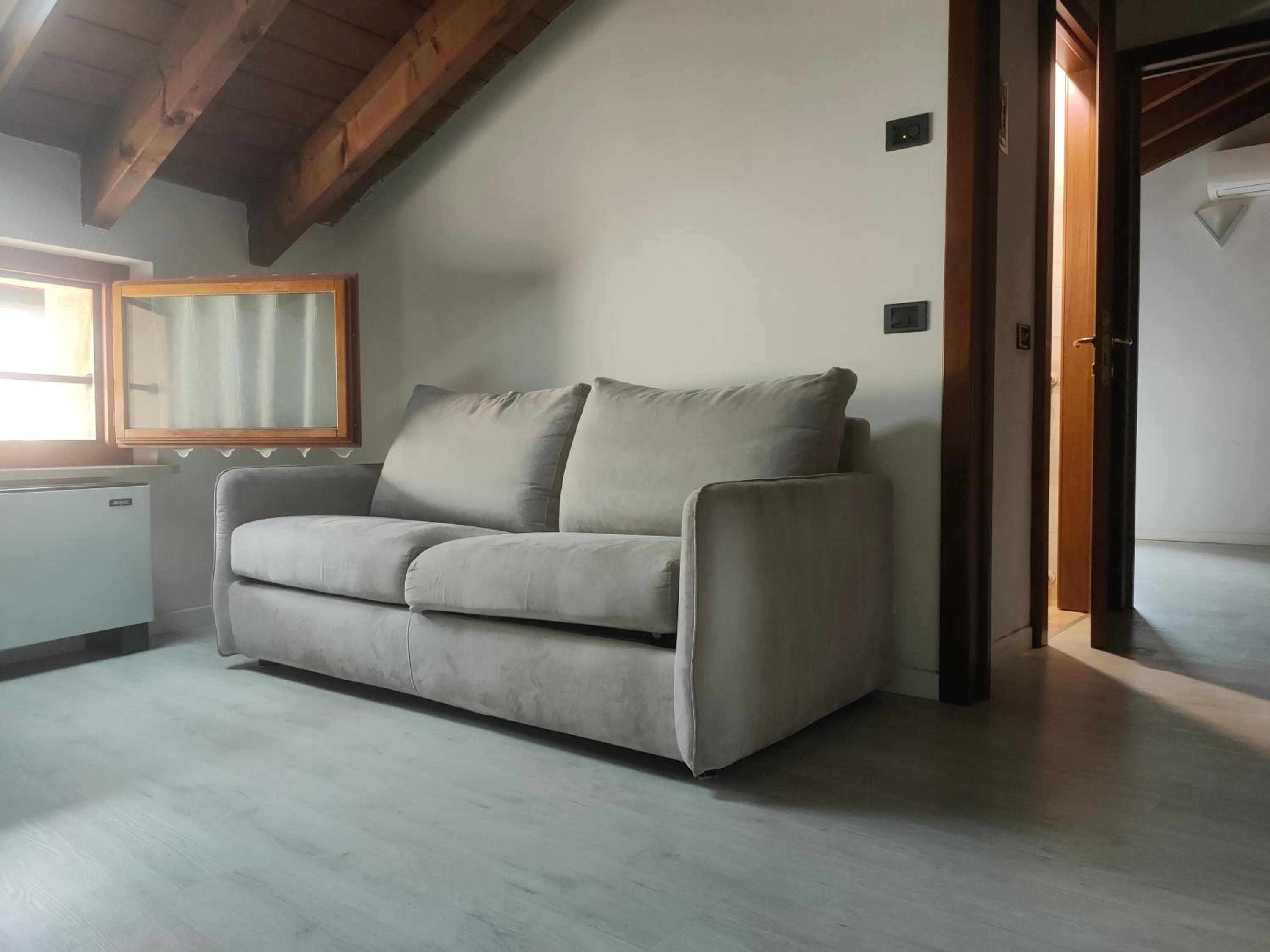 Apartment with Private Parking - Photo 9