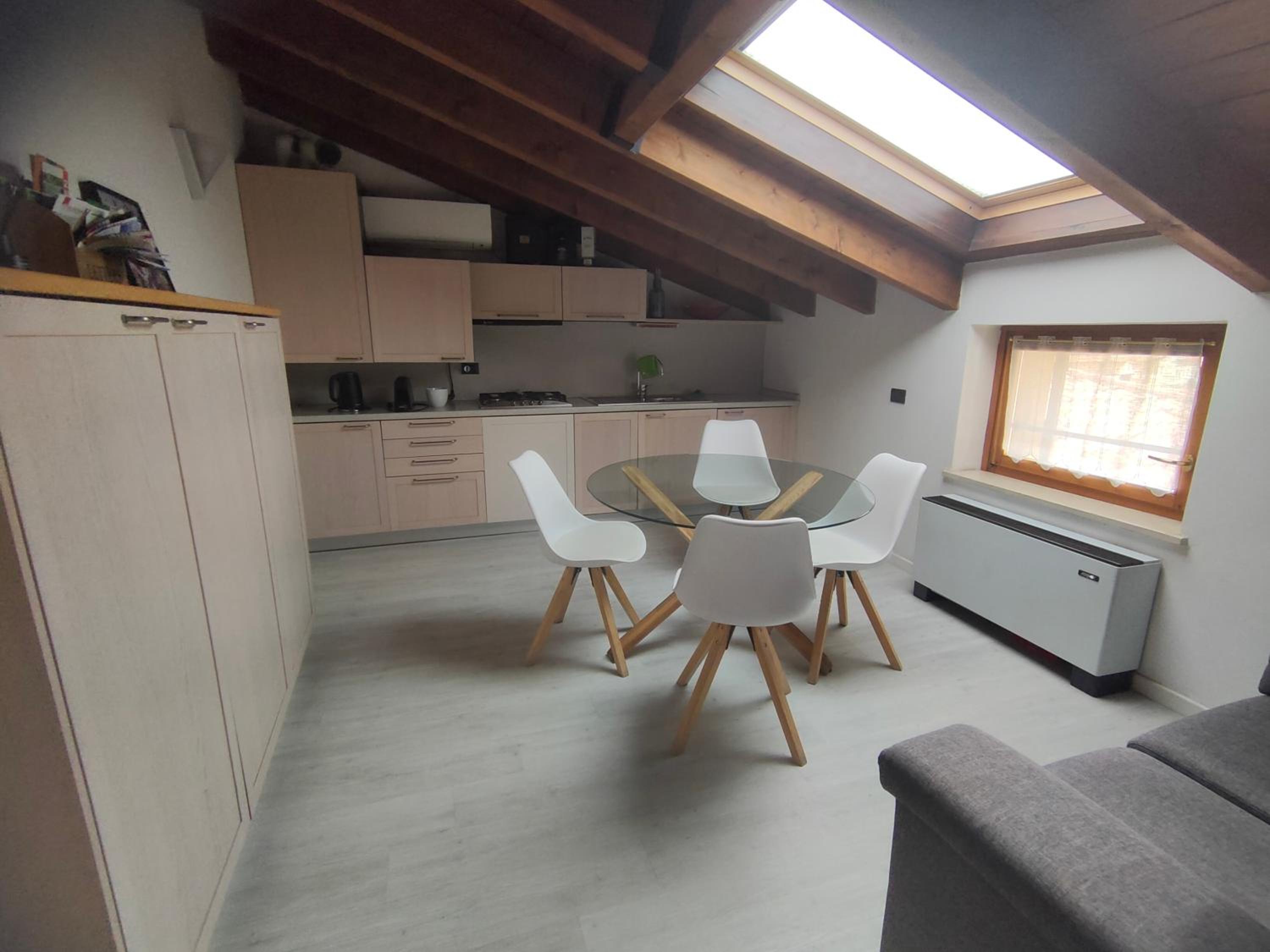 Apartment with Private Parking - Photo 7