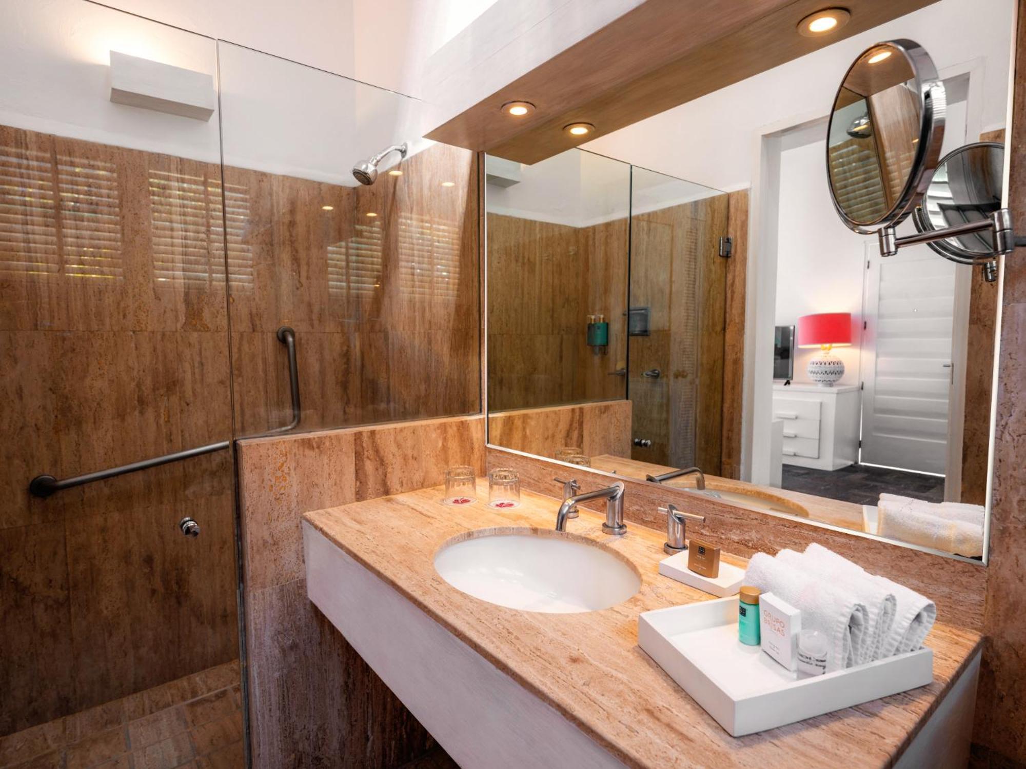 Casita with Shared Pool with Two Beds - Photo 8