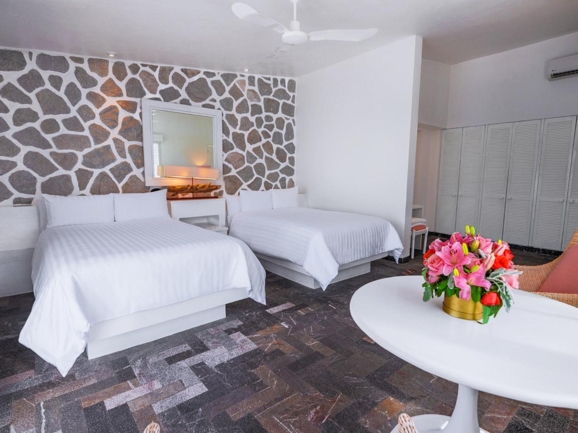 Casita with Shared Pool with Two Beds - Photo 6