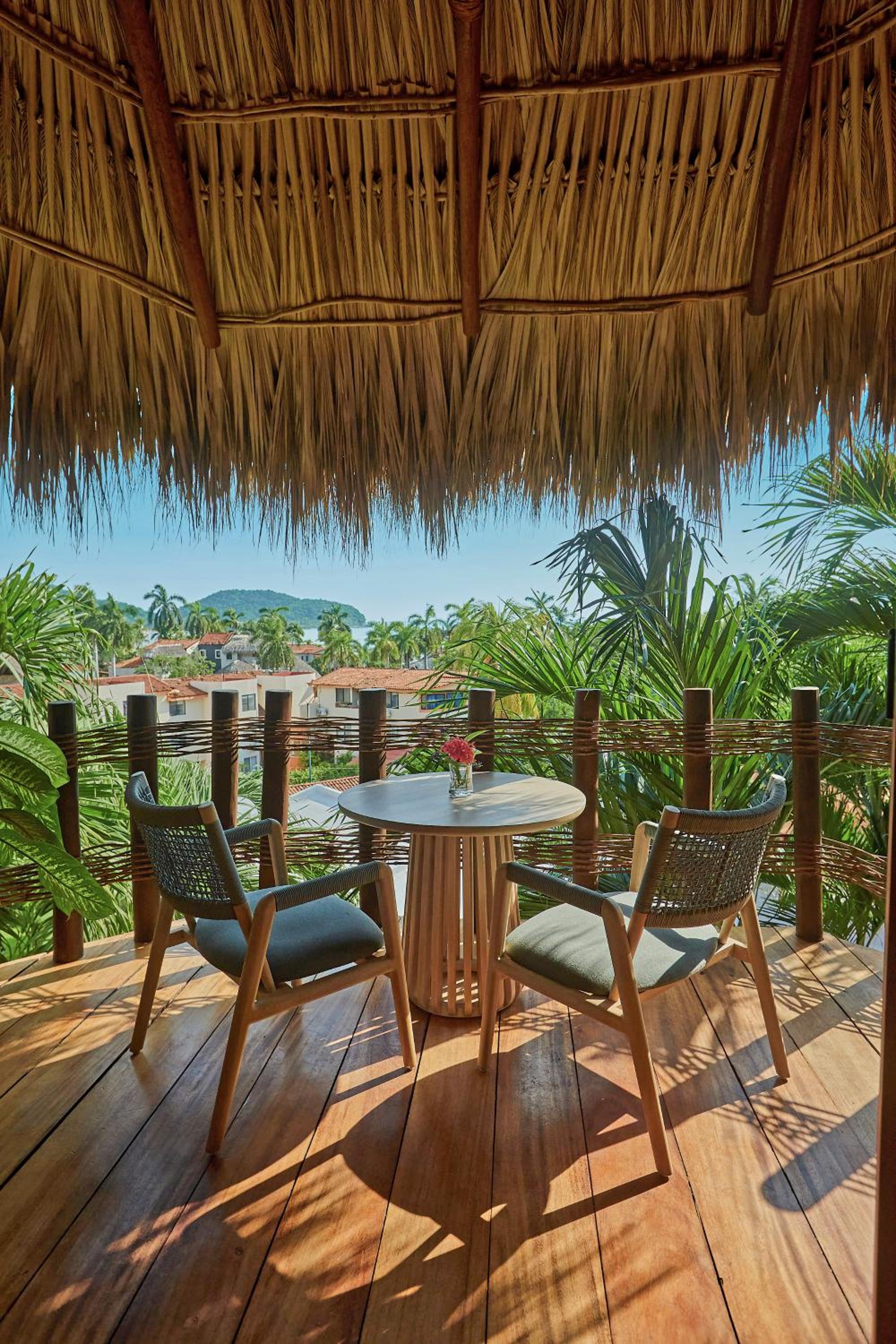 King Suite with Ocean View photo 2