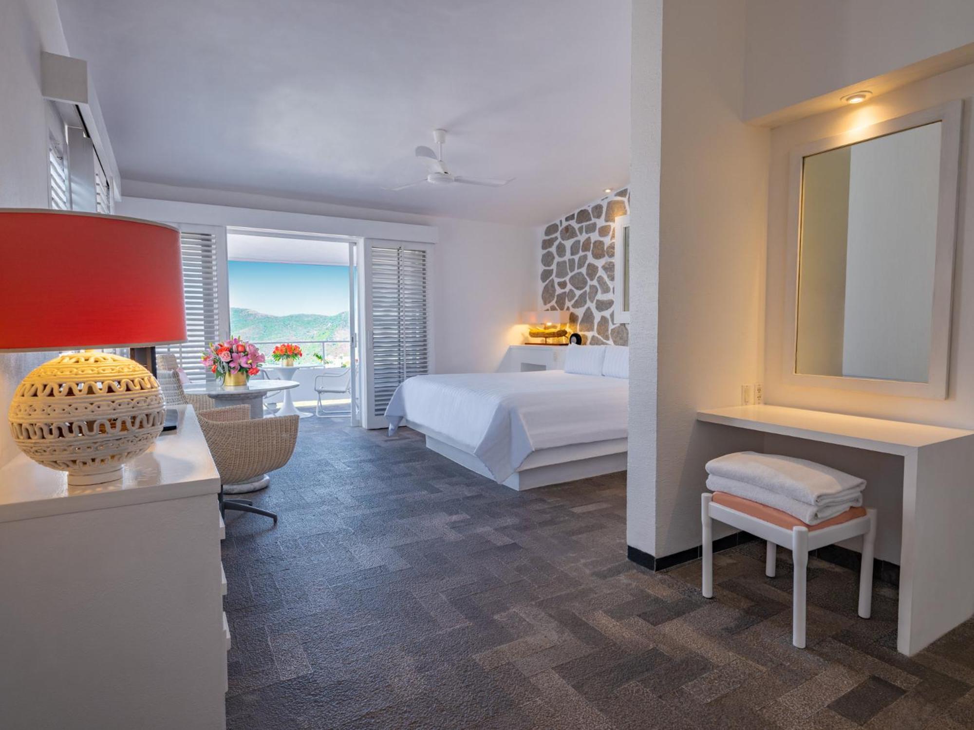 Private Pool Casita with King Bed - Photo 8