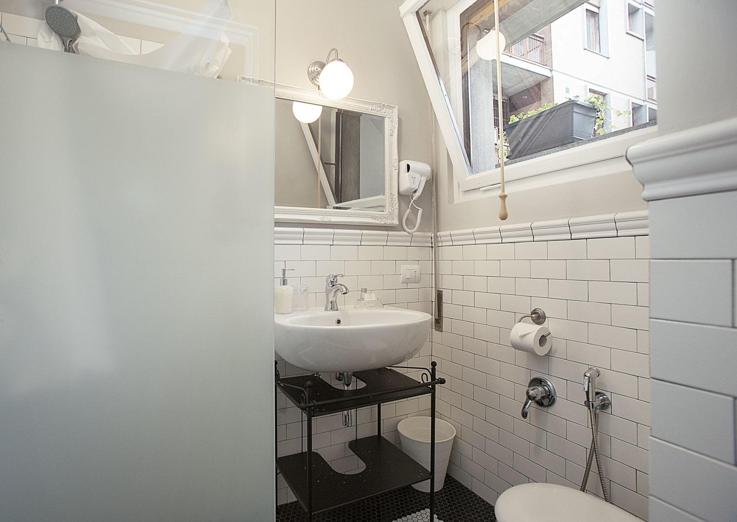 Single Room with Shower photo 3