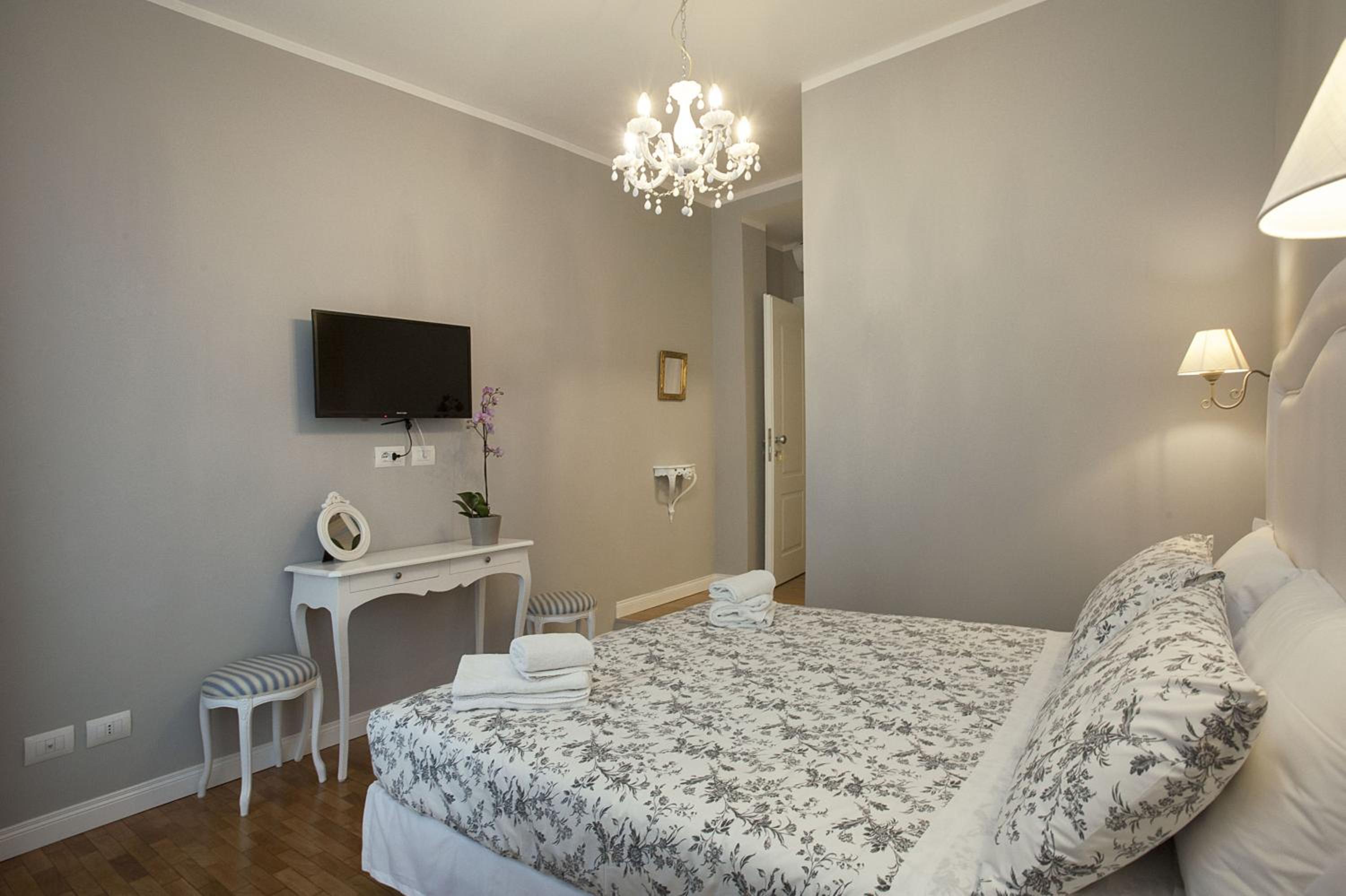 Queen Room photo 3