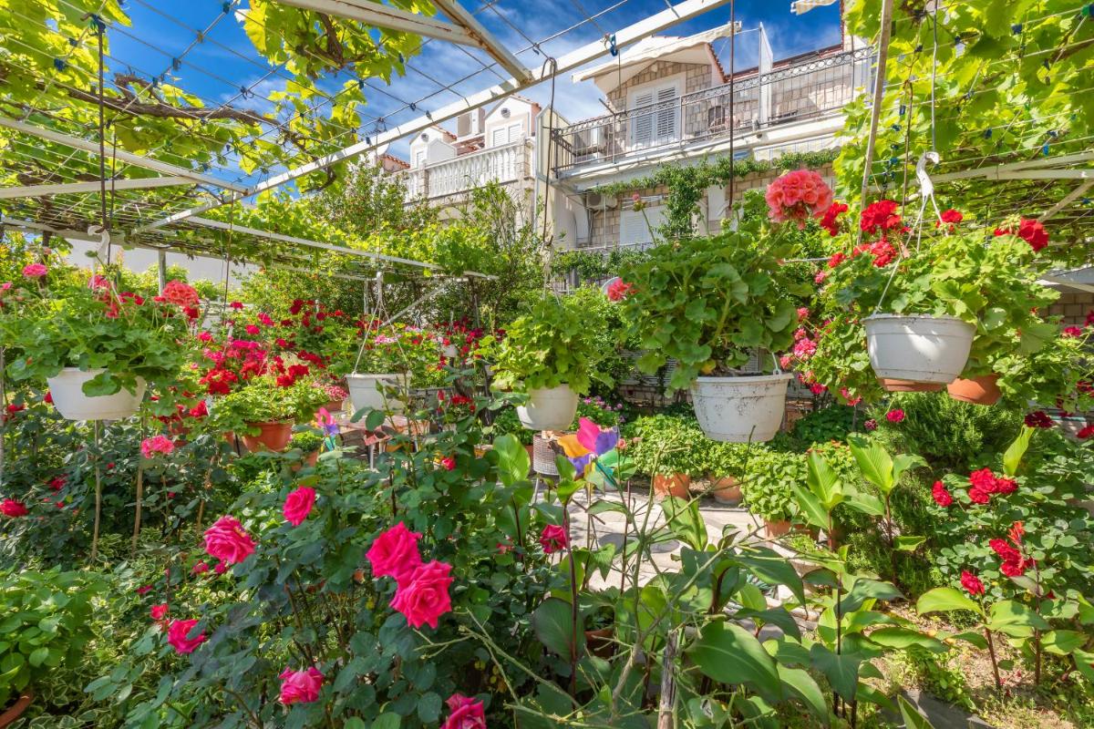 Studio Apartment with Sea View