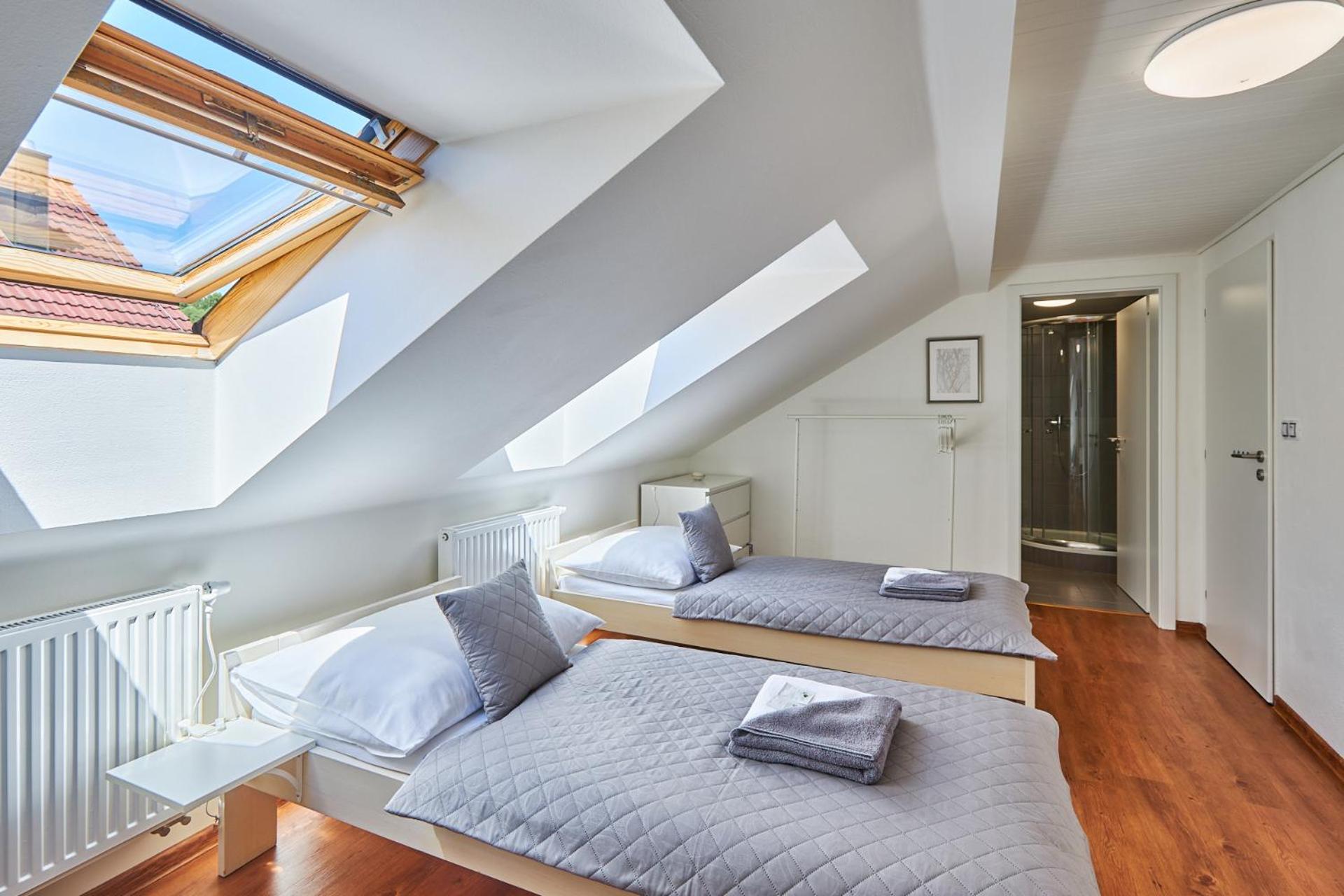Standard Double or Twin Room - Photo 5