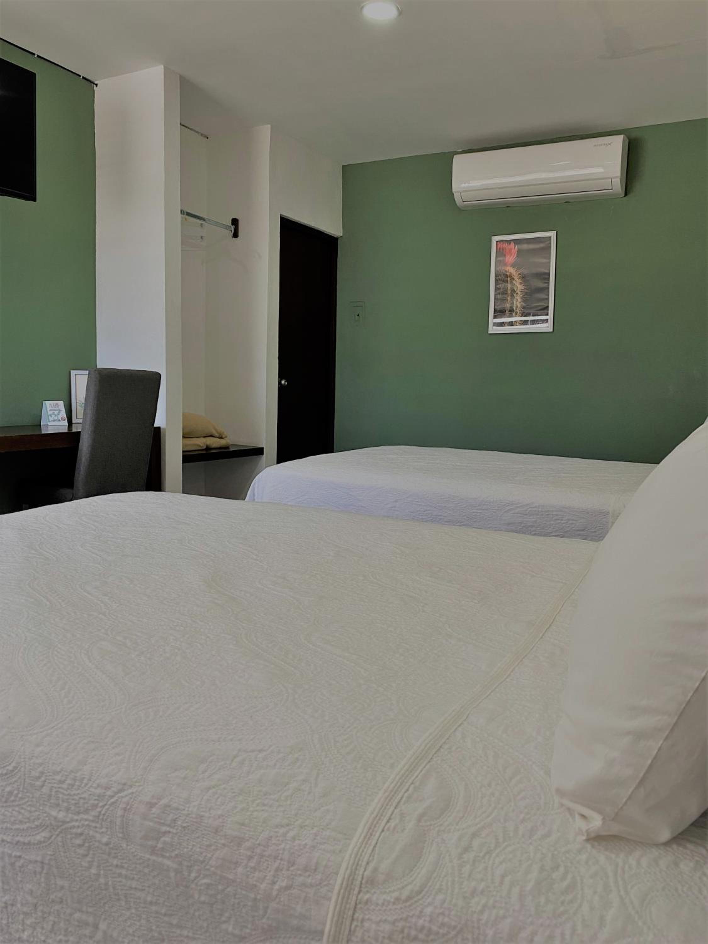Budget Twin Room - Photo 5