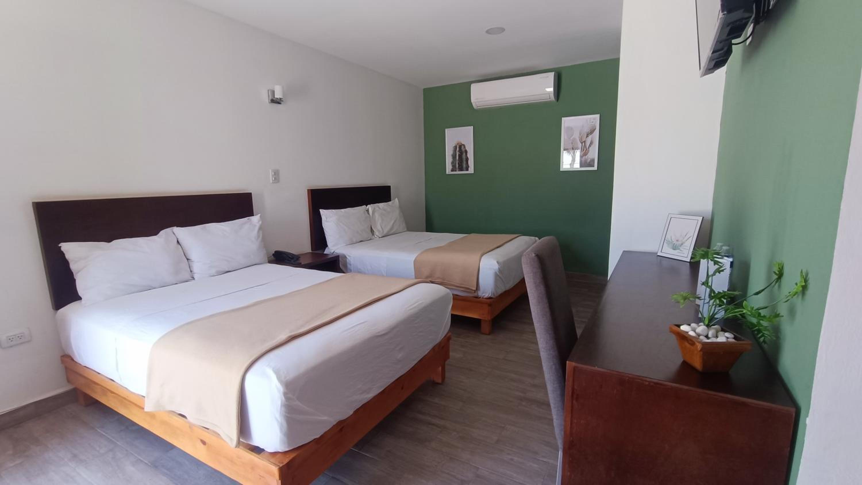 Budget Twin Room - Photo 1