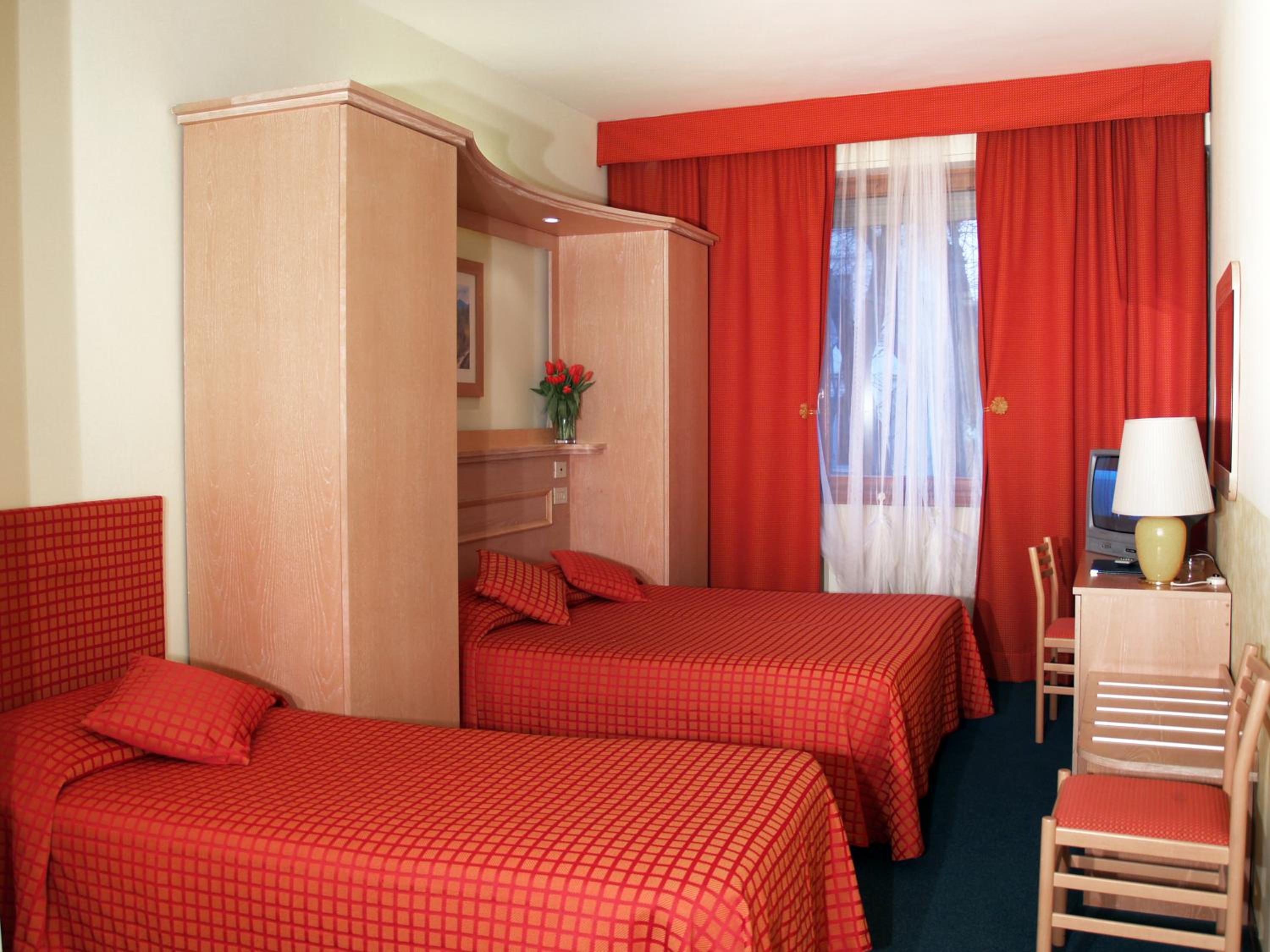 Standard Triple Room photo 3
