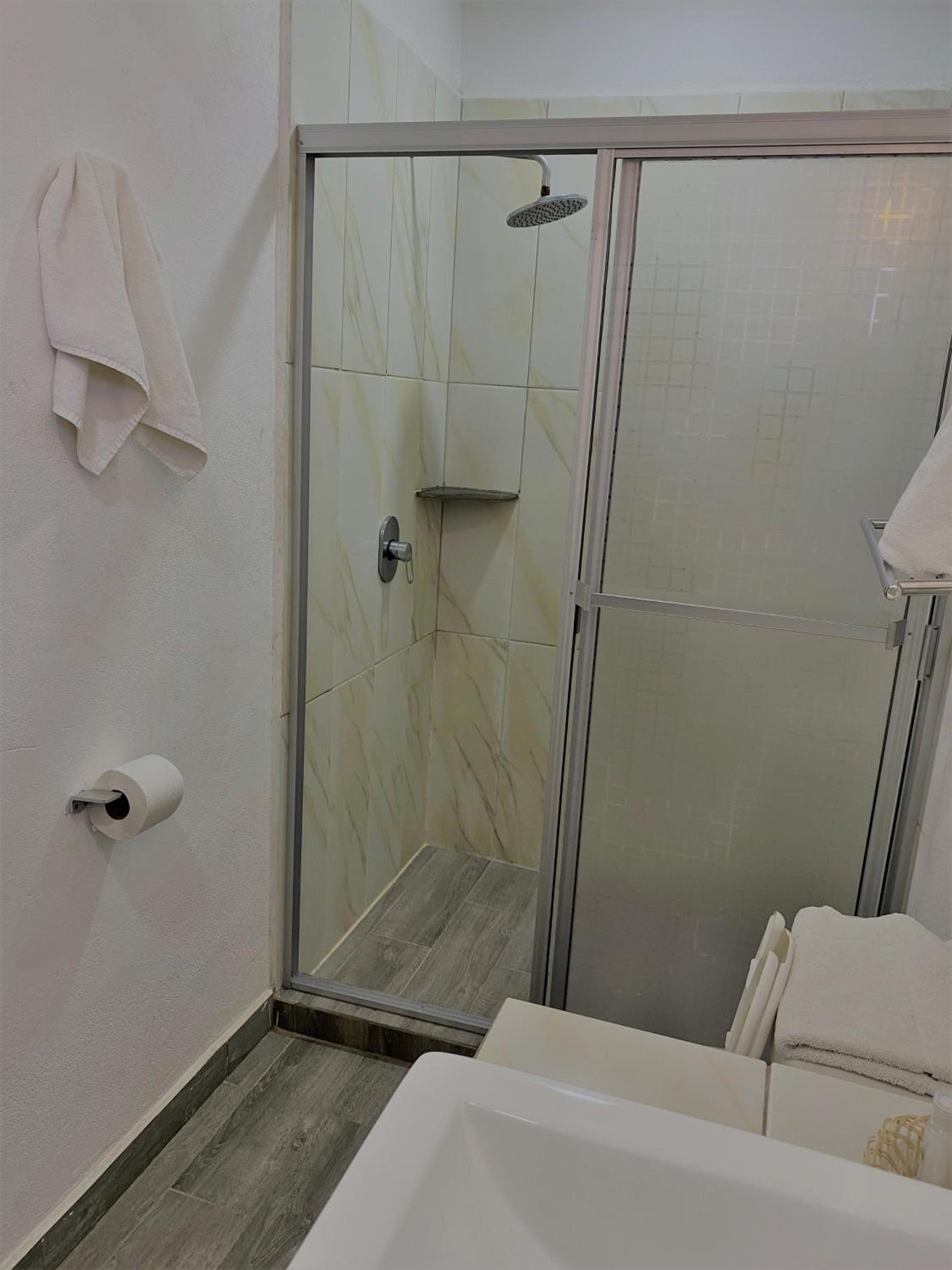 Double Room - Photo 5