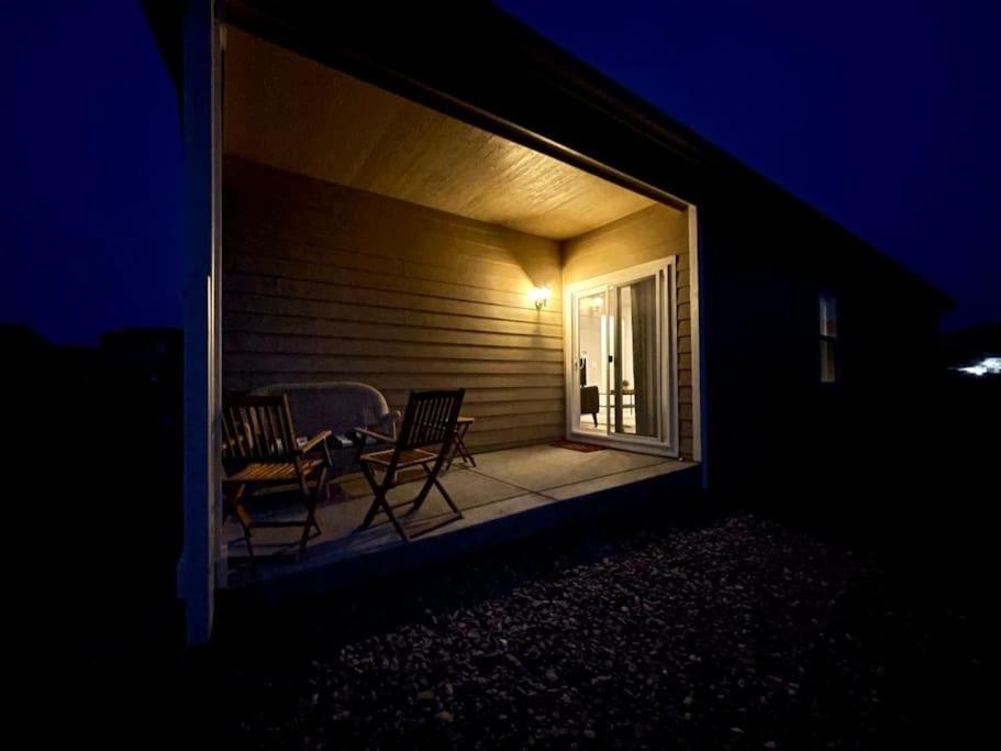 Three-Bedroom House photo 3