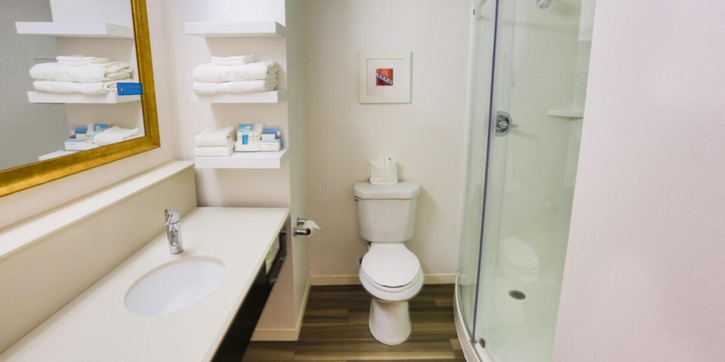 One-Bedroom Queen Suite with Two Queen Beds - Non-Smoking - Photo 6