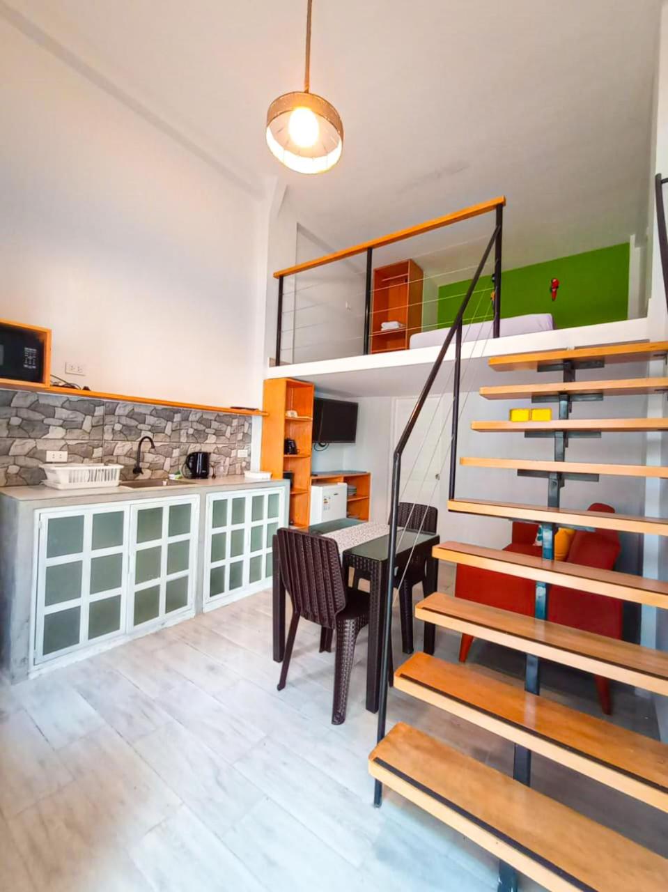 Apartment - Split Level photo 3