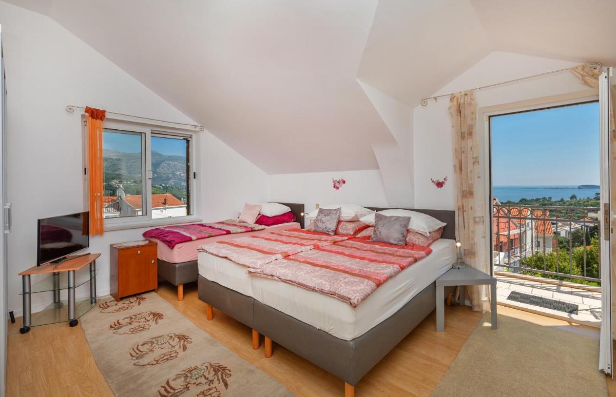 Studio Apartment with Sea View