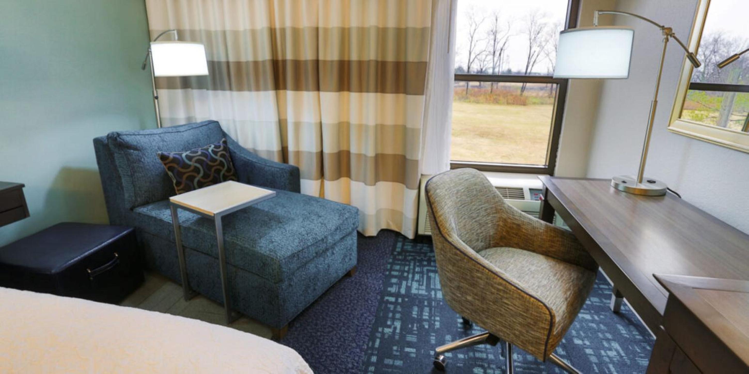 One-Bedroom Queen Suite with Two Queen Beds - Non-Smoking - Photo 3