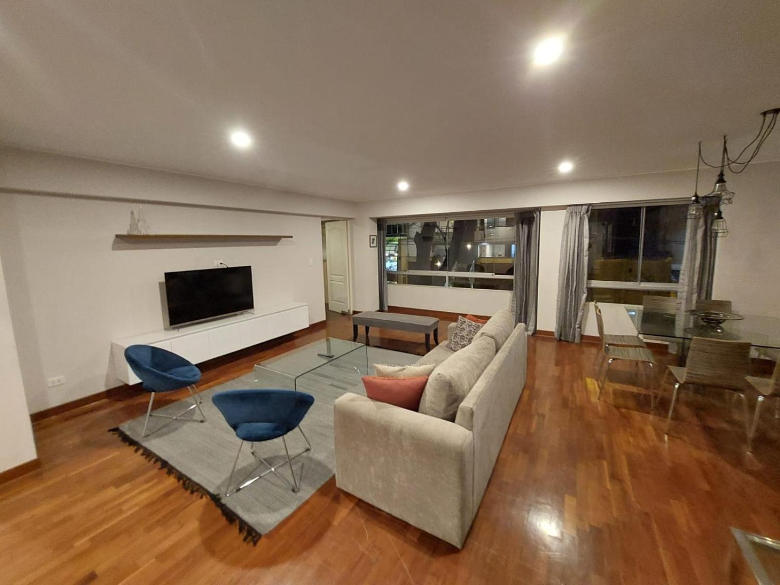 Three-Bedroom Apartment photo 2