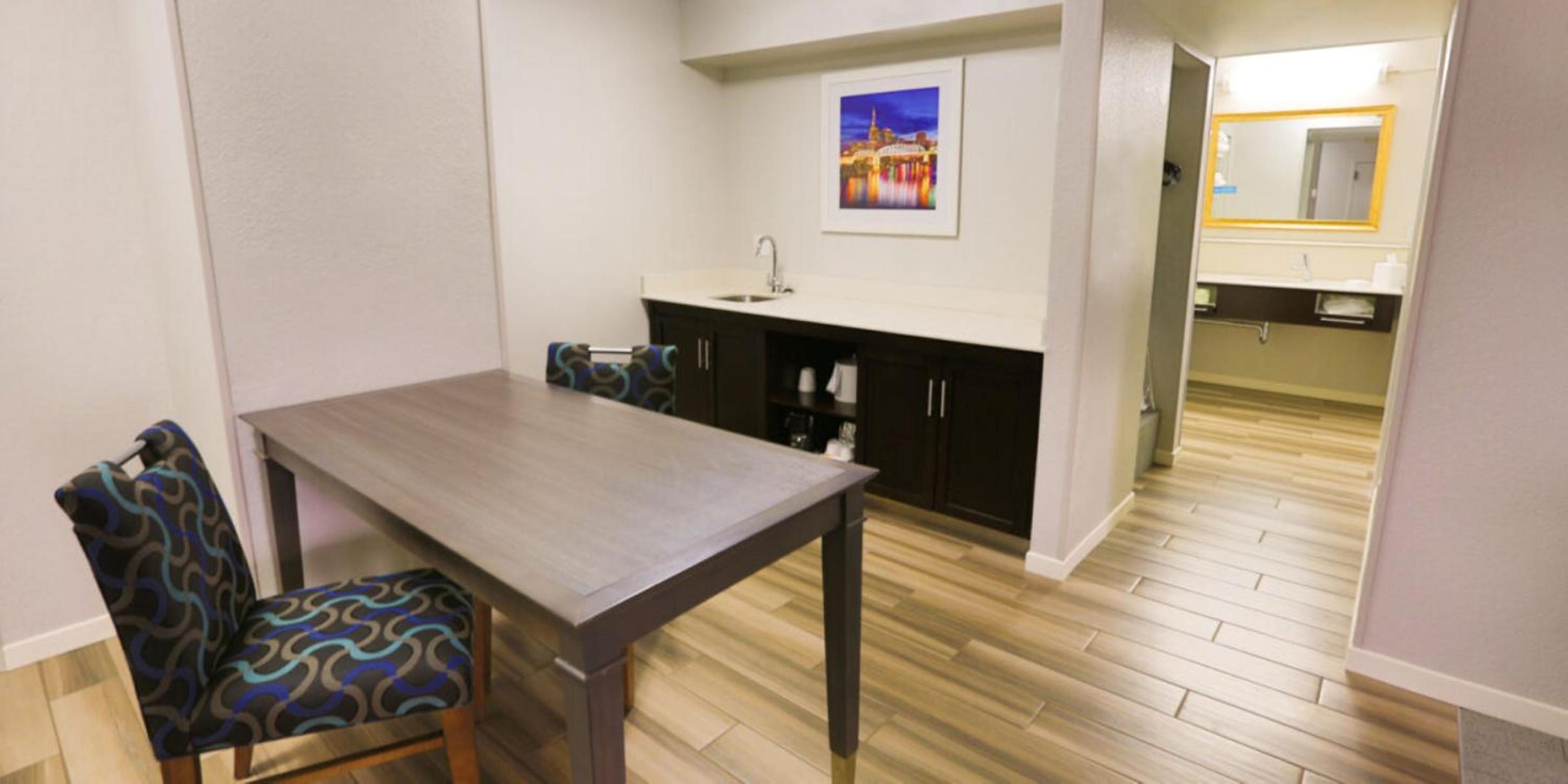 King Suite with Kitchen - Non-Smoking