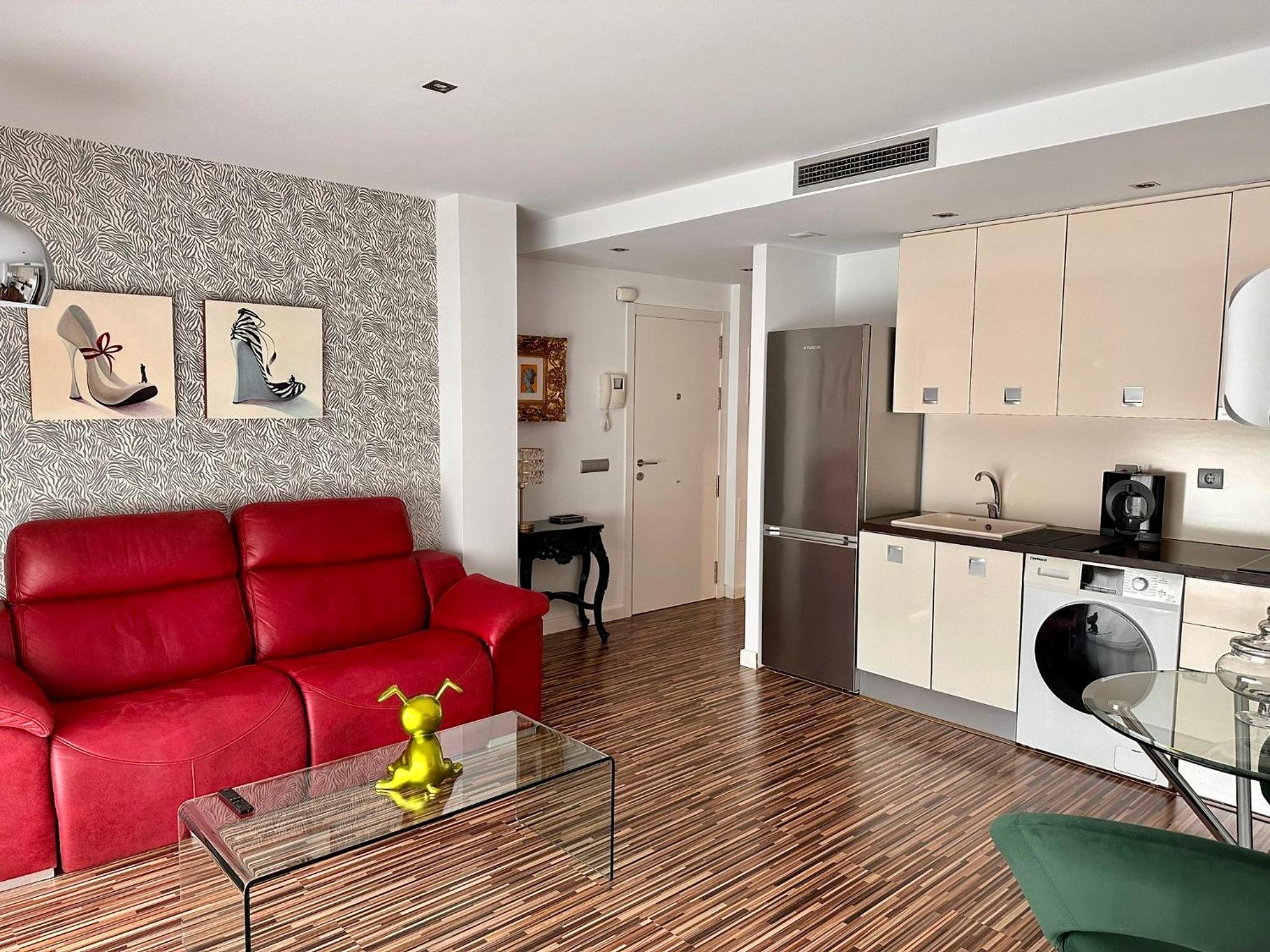 One-Bedroom Apartment photo 2