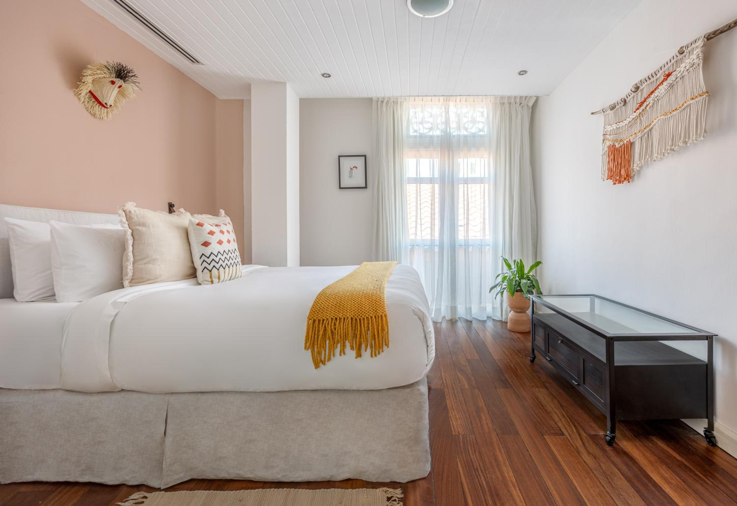 Exclusive 2BR Apartment in Casco Viejo | Historic Charm photo 1