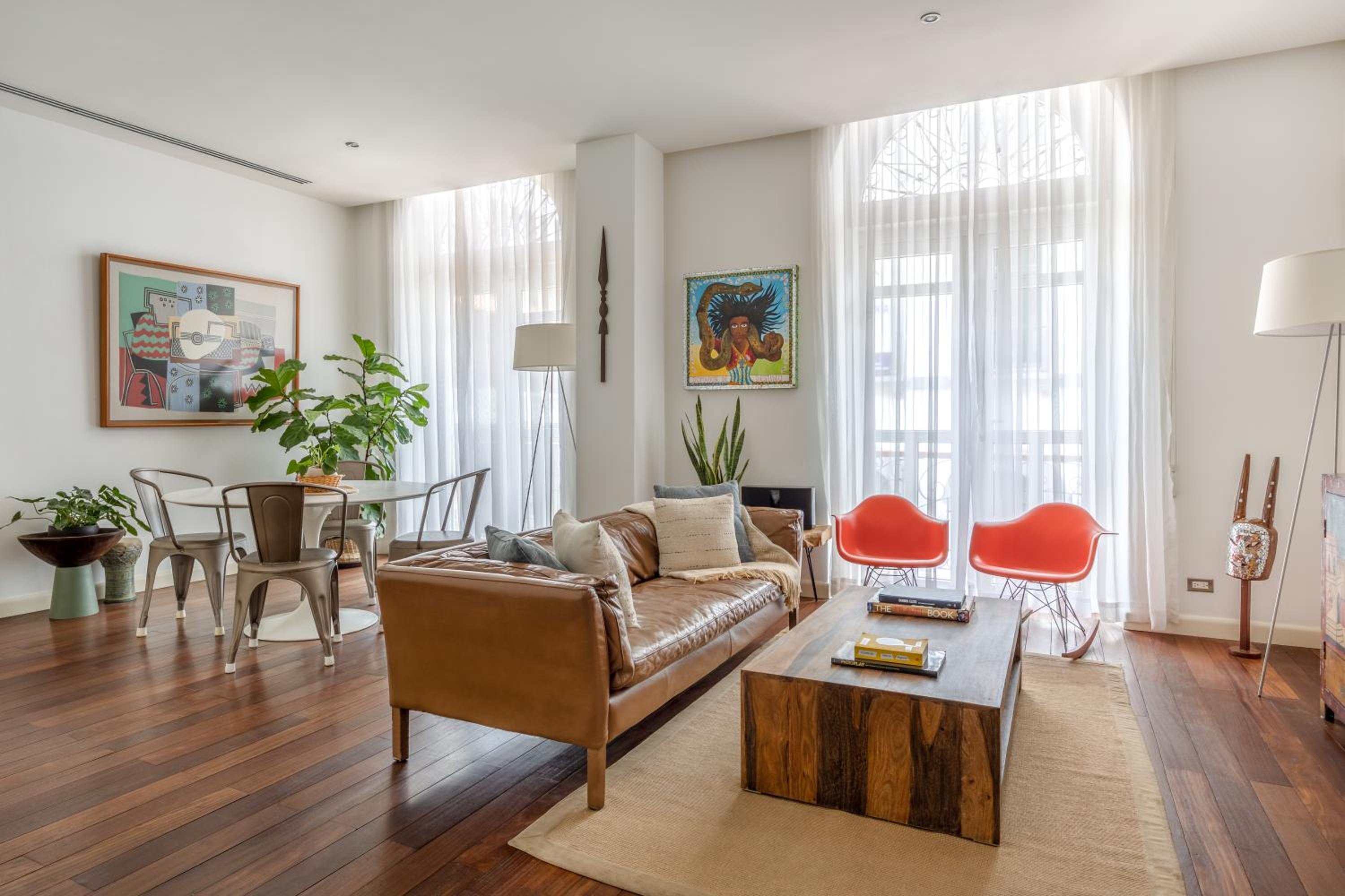 Bright 2BR Apartment with Balcony in Casco Viejo photo 3