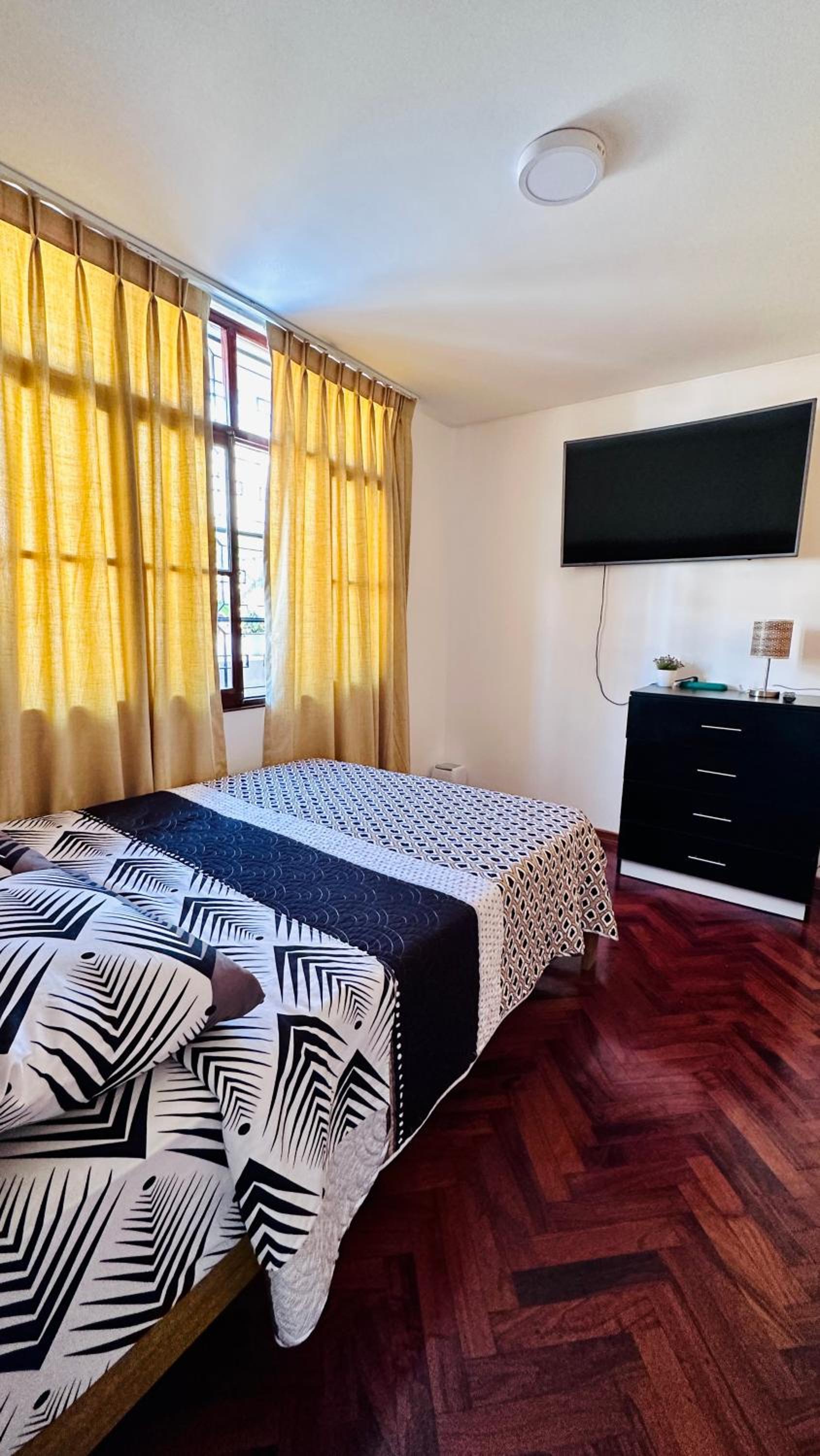 Double Room with Shared Bathroom photo 2