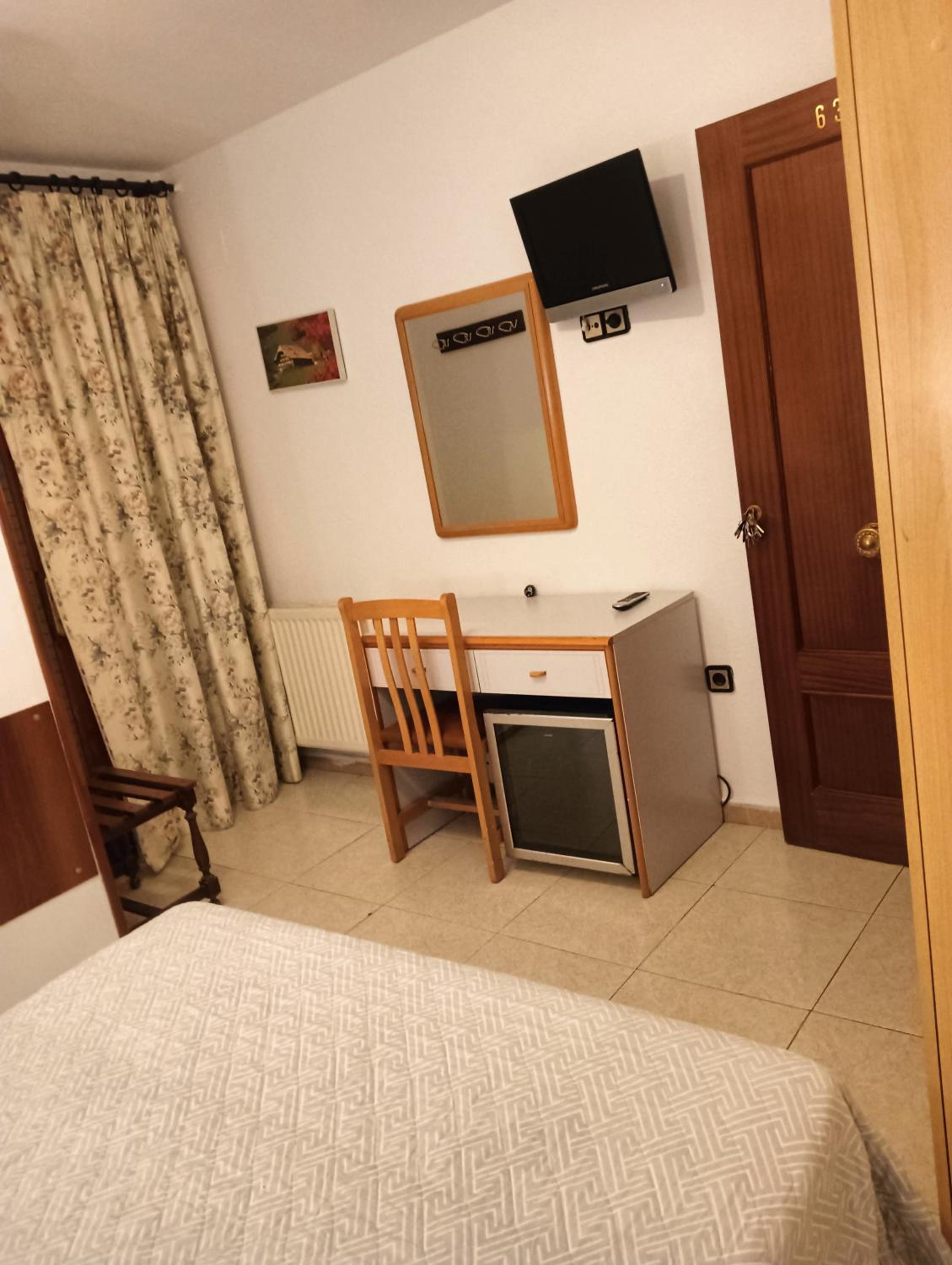 Double Room - Photo 4