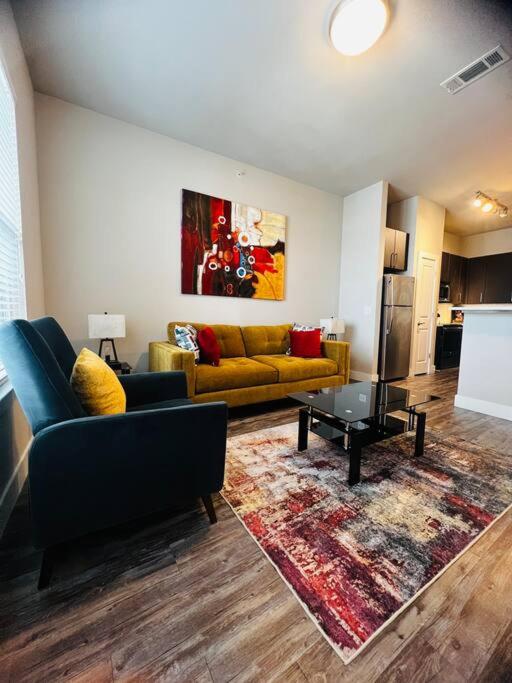 One-Bedroom Apartment photo 1
