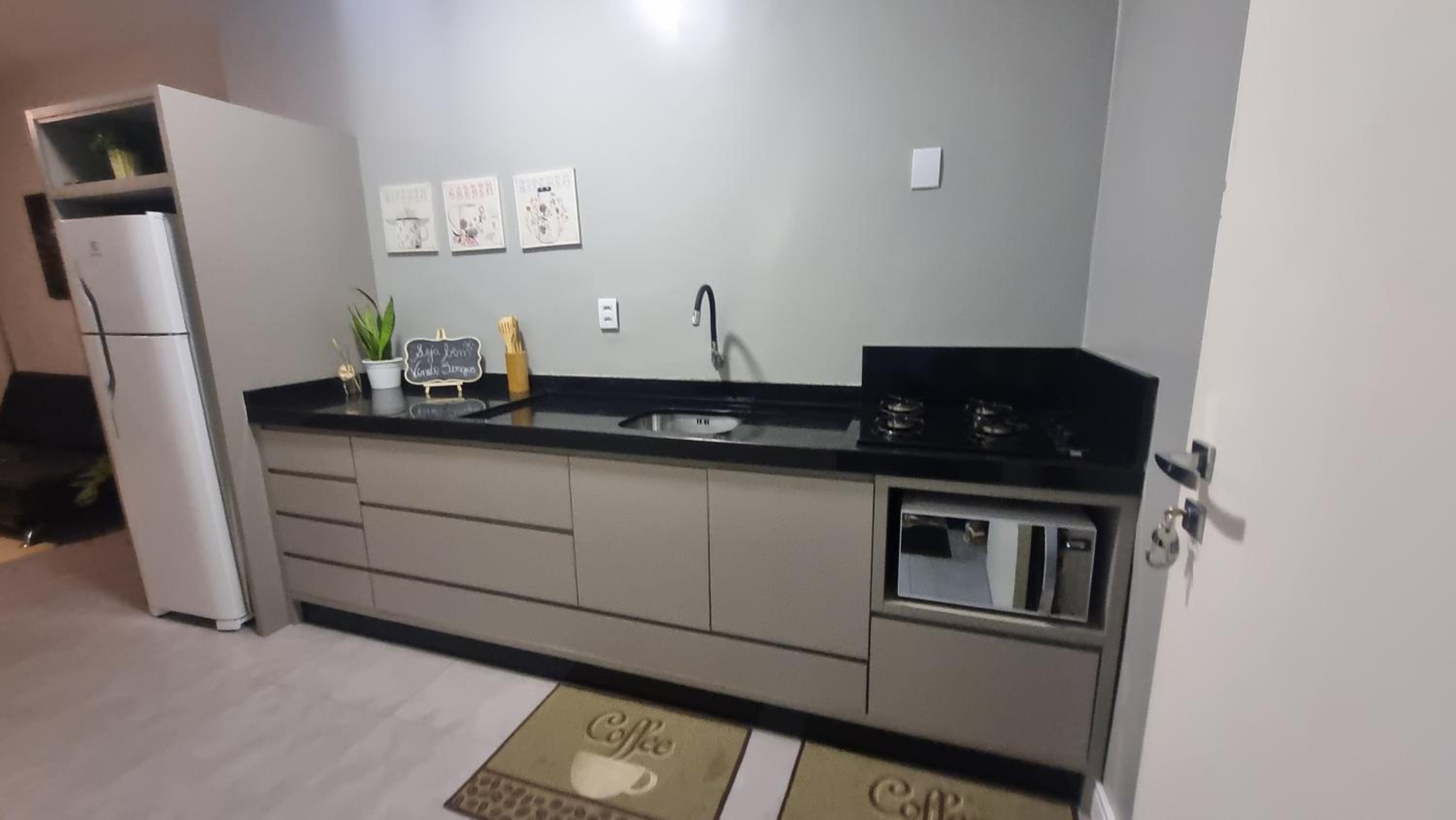 One-Bedroom Apartment - Photo 3