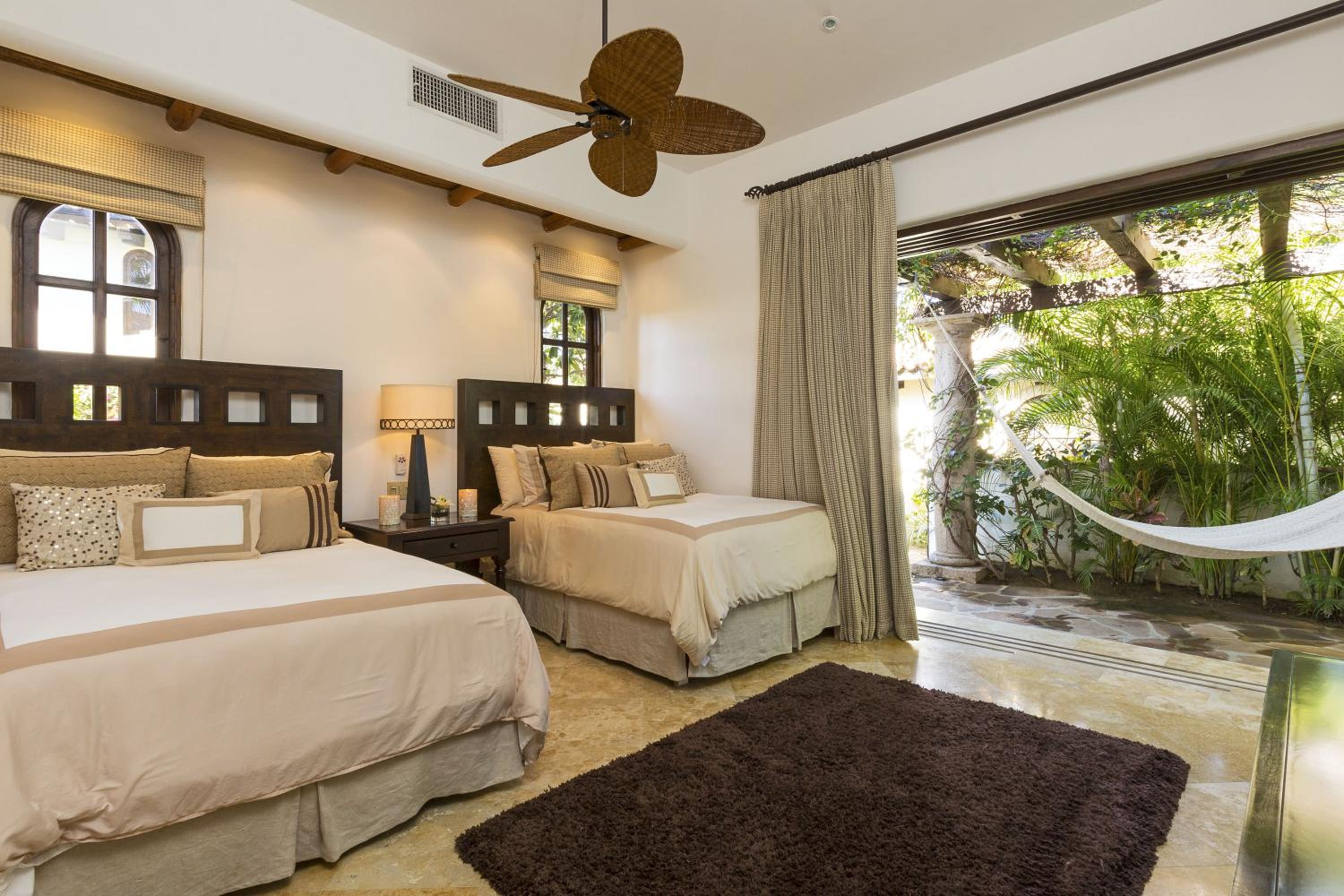 Villa photo 1