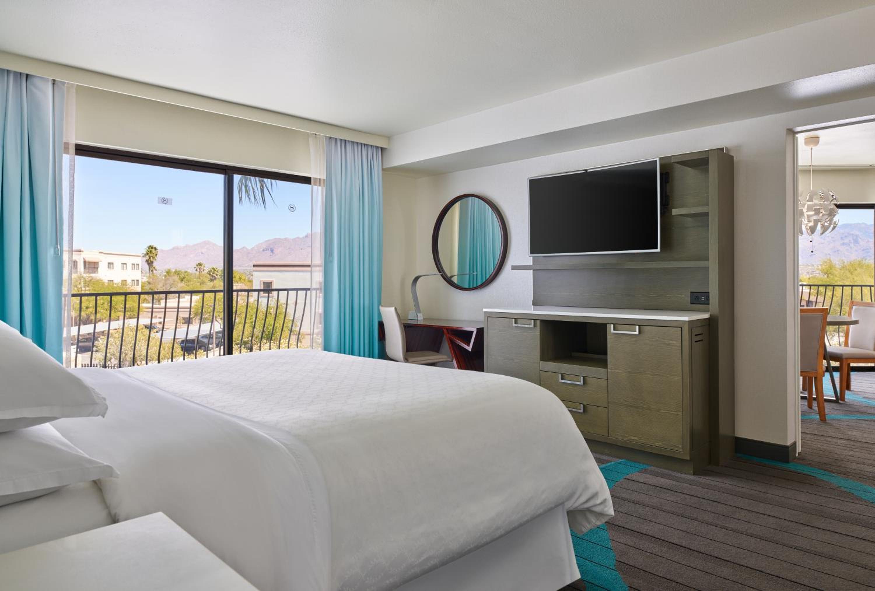 Club level, Presidential Suite, 1 King, Sofa bed, Balcony