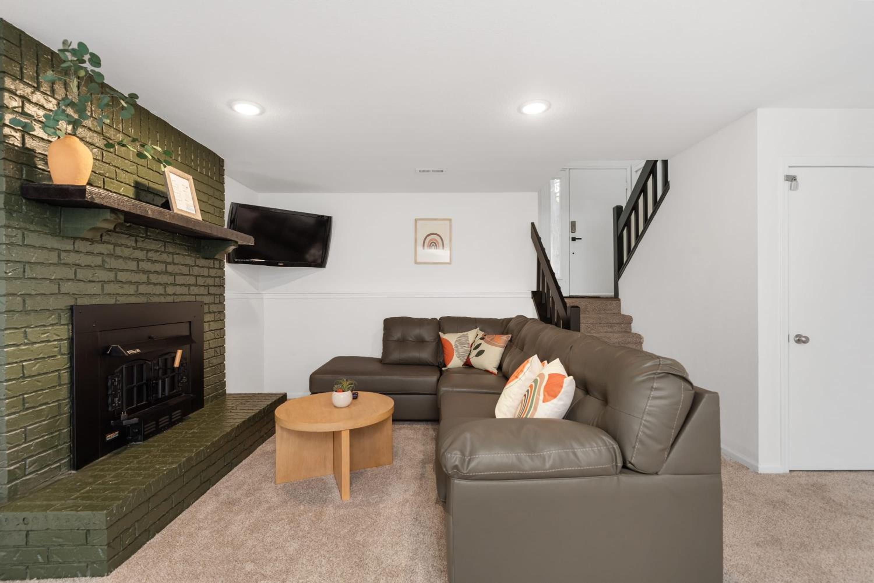Family Room photo 3