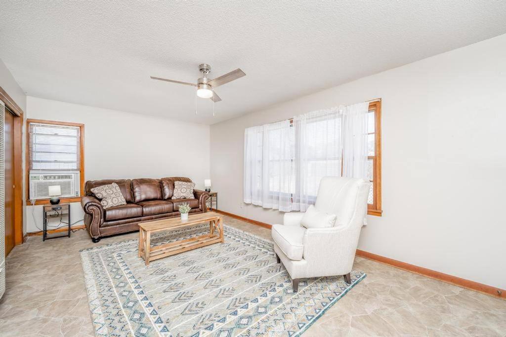 Family Room photo 1