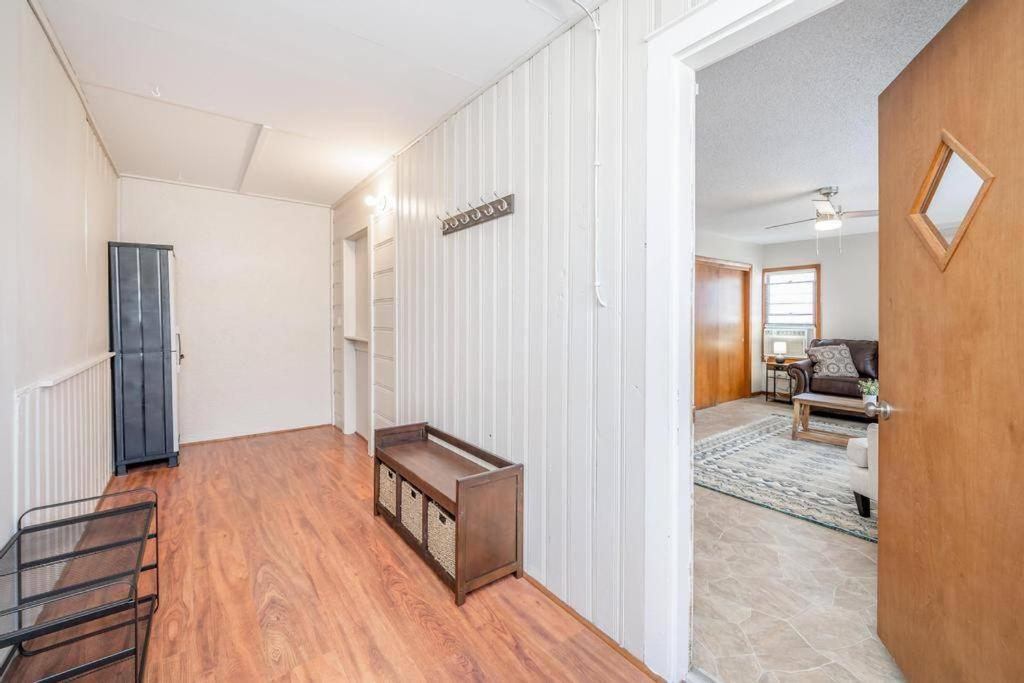 Family Room photo 3