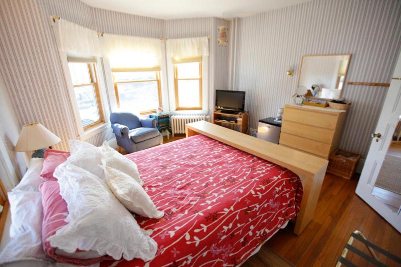 Queen Room