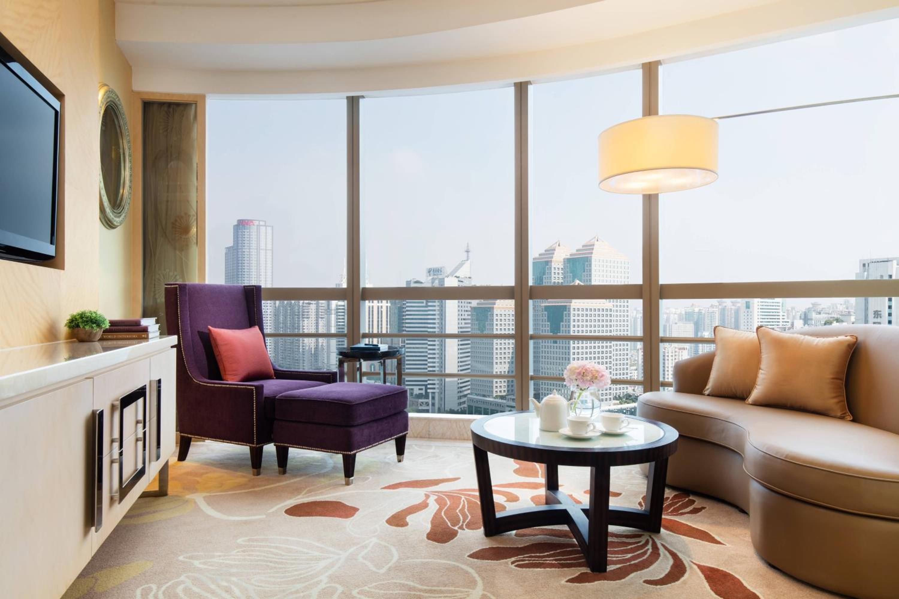 Premier Suite--up to 2 Breakfasts