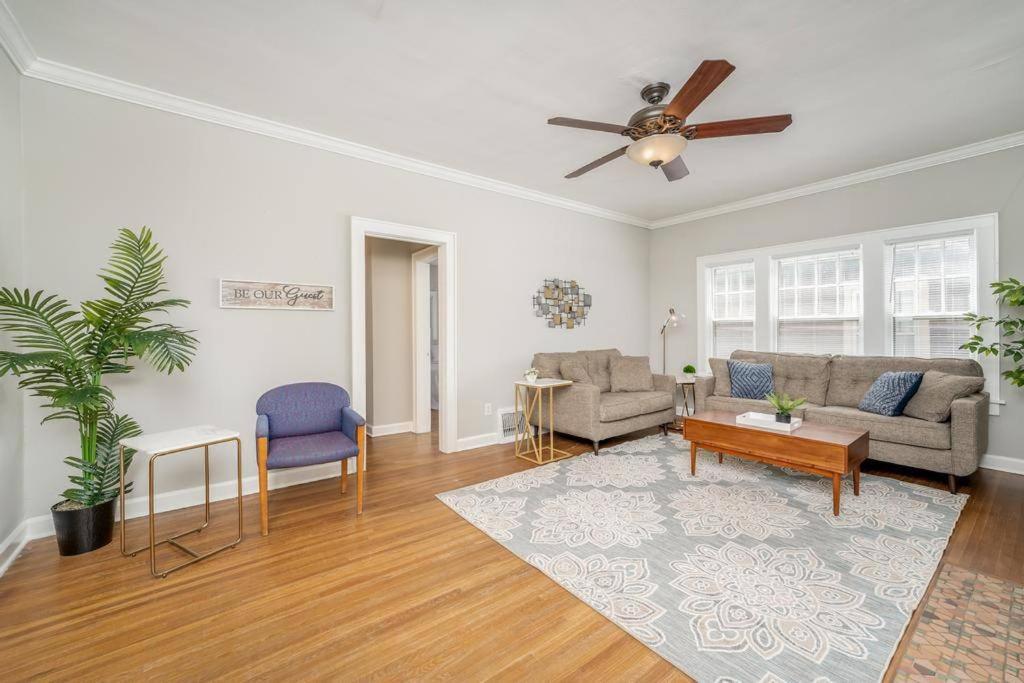 Family Room photo 3