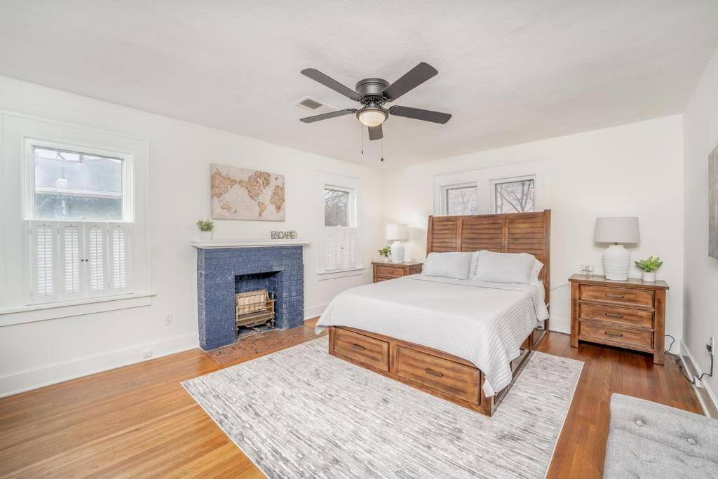 Family Room photo 1