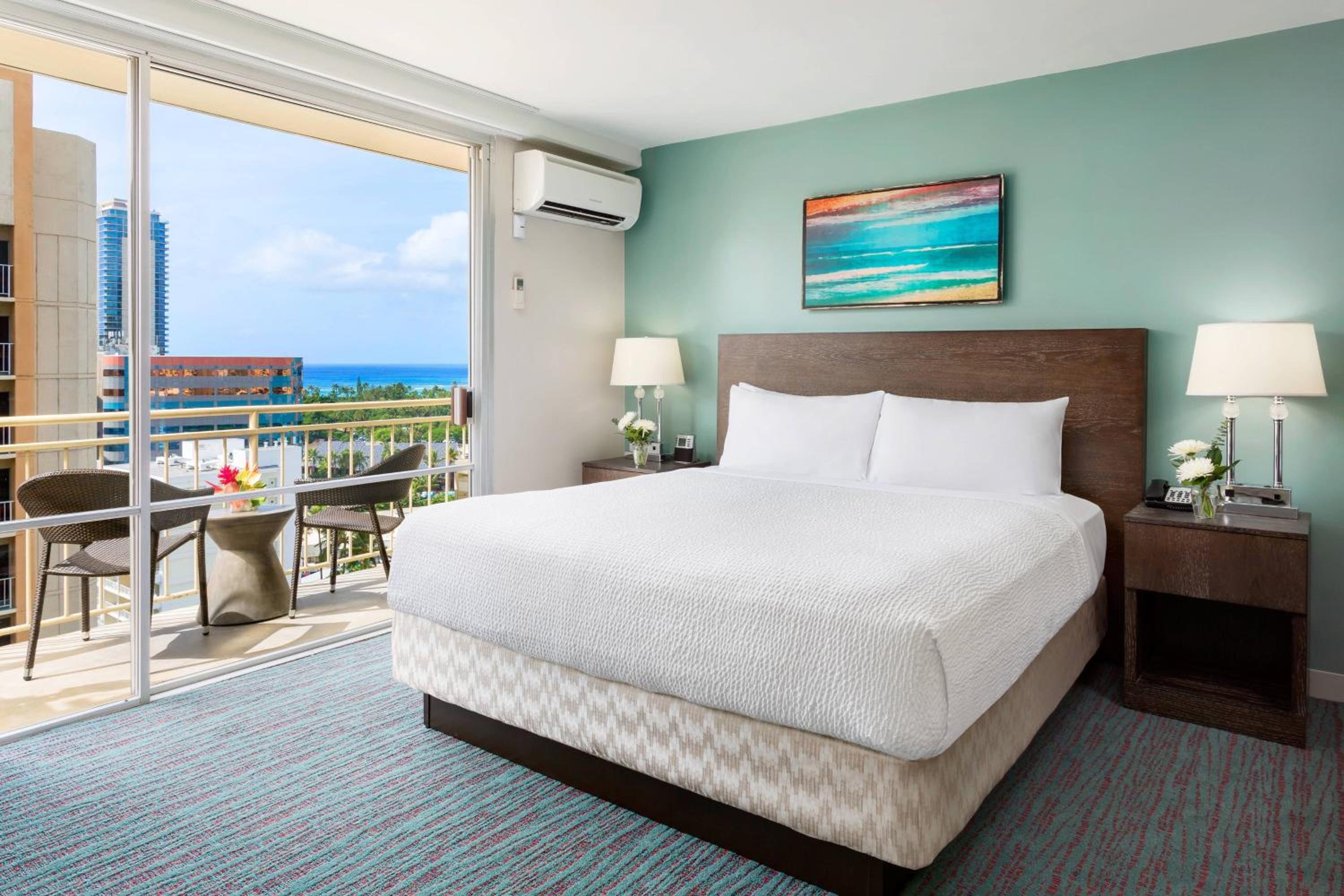 Deluxe King Room - Photo 2