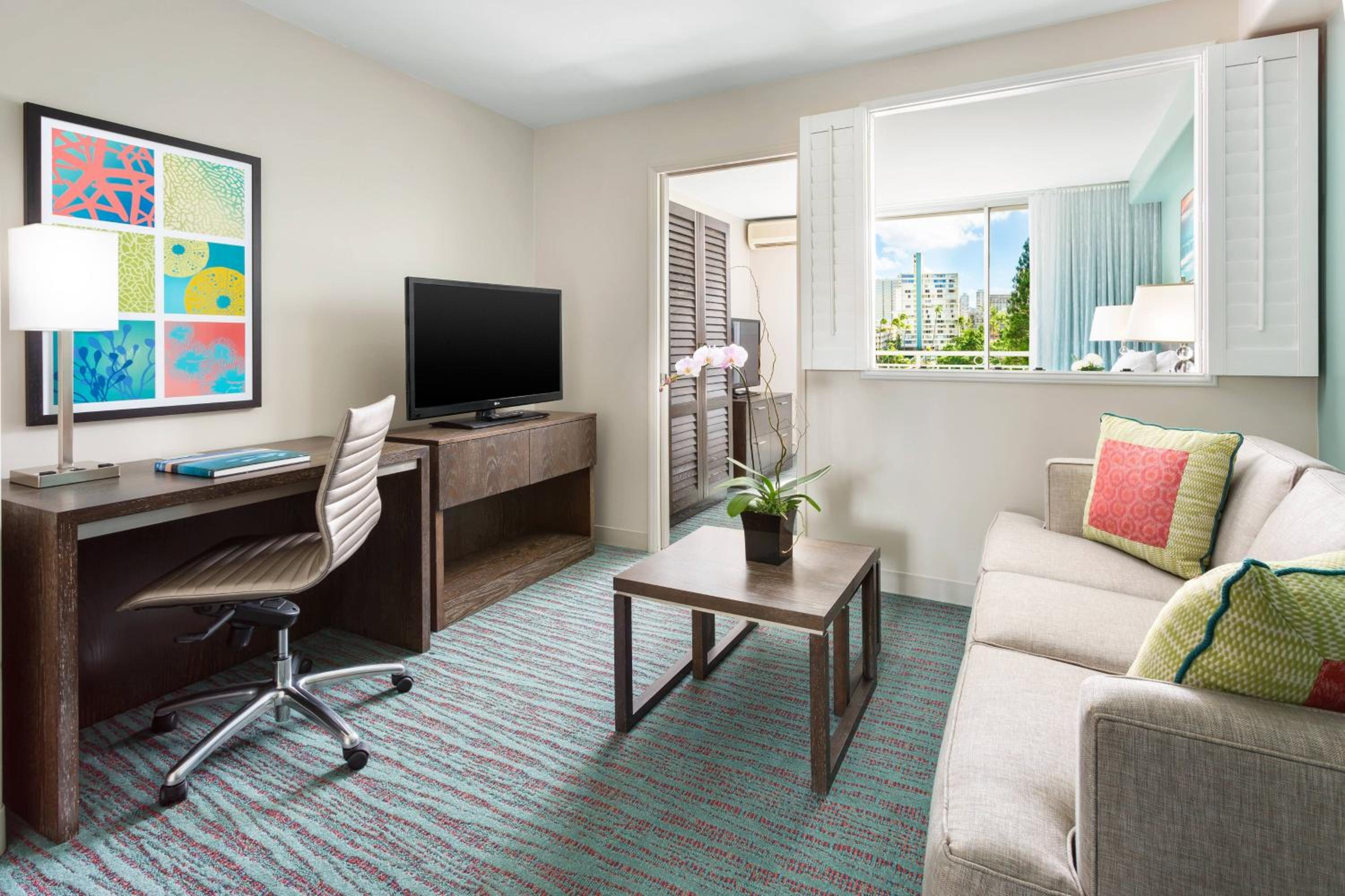 One-Bedroom Suite - Photo 3