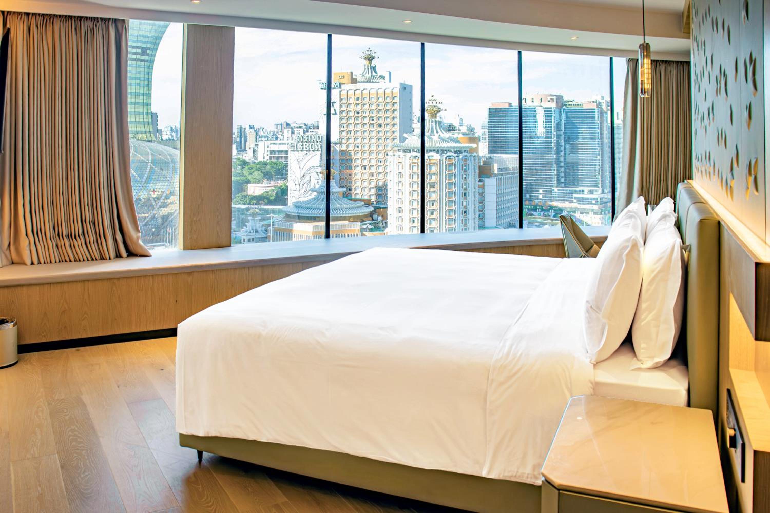 Standard Double Suite