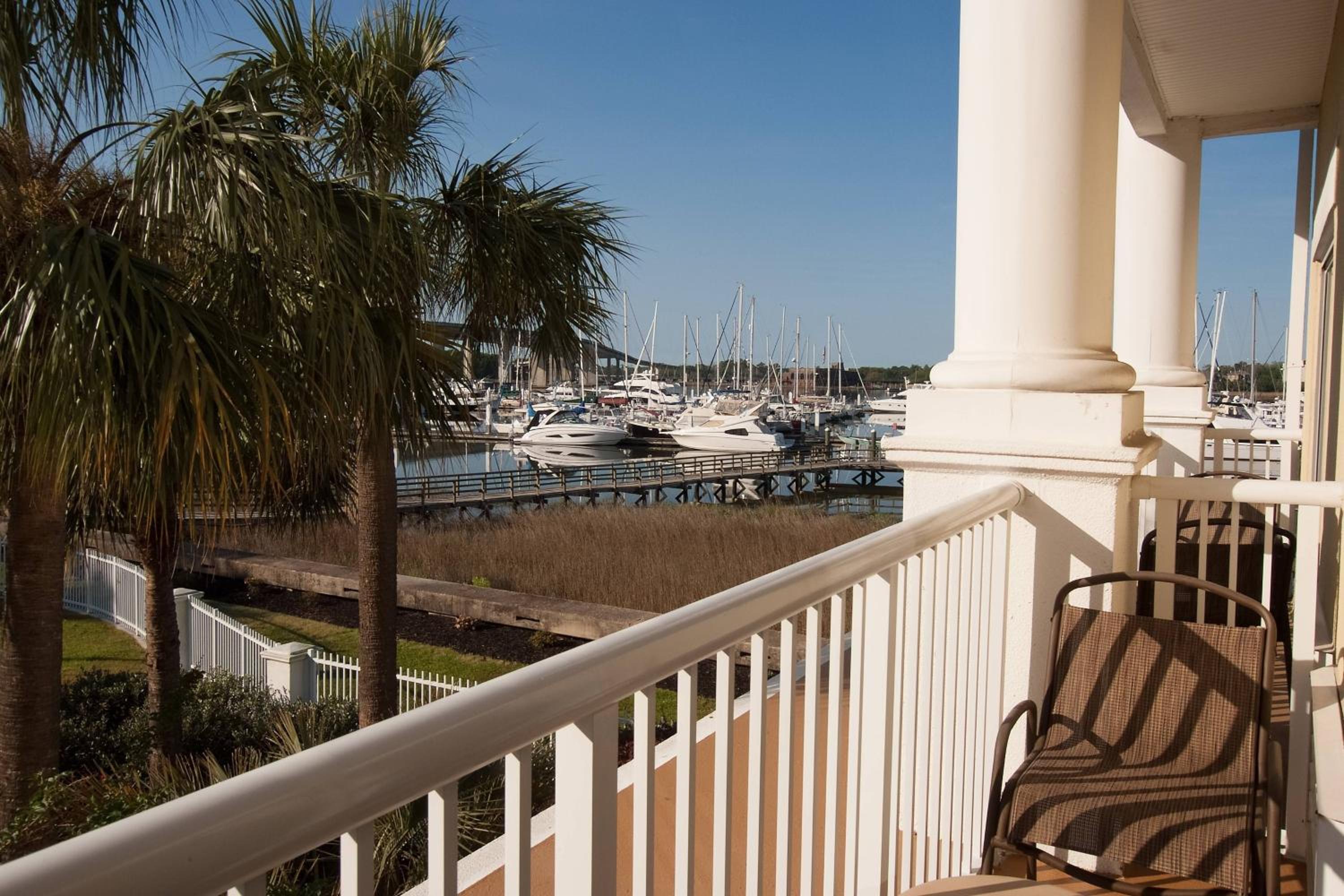 King Corner Room with Balcony - Water Front
