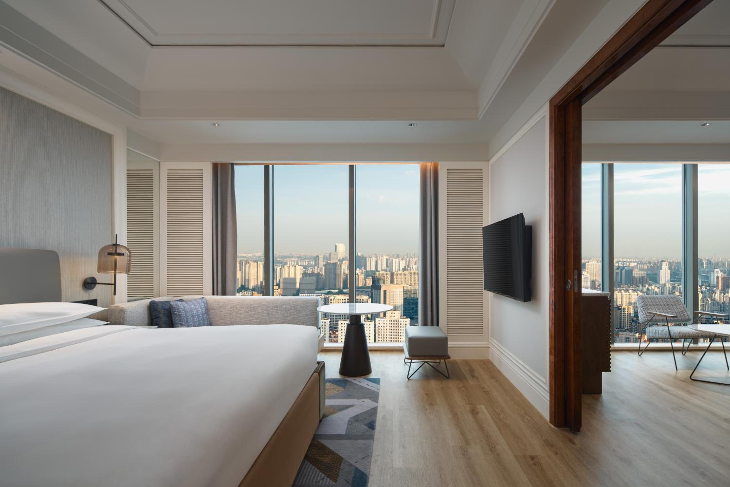 Premium King Suite - Concierge Lounge Access
