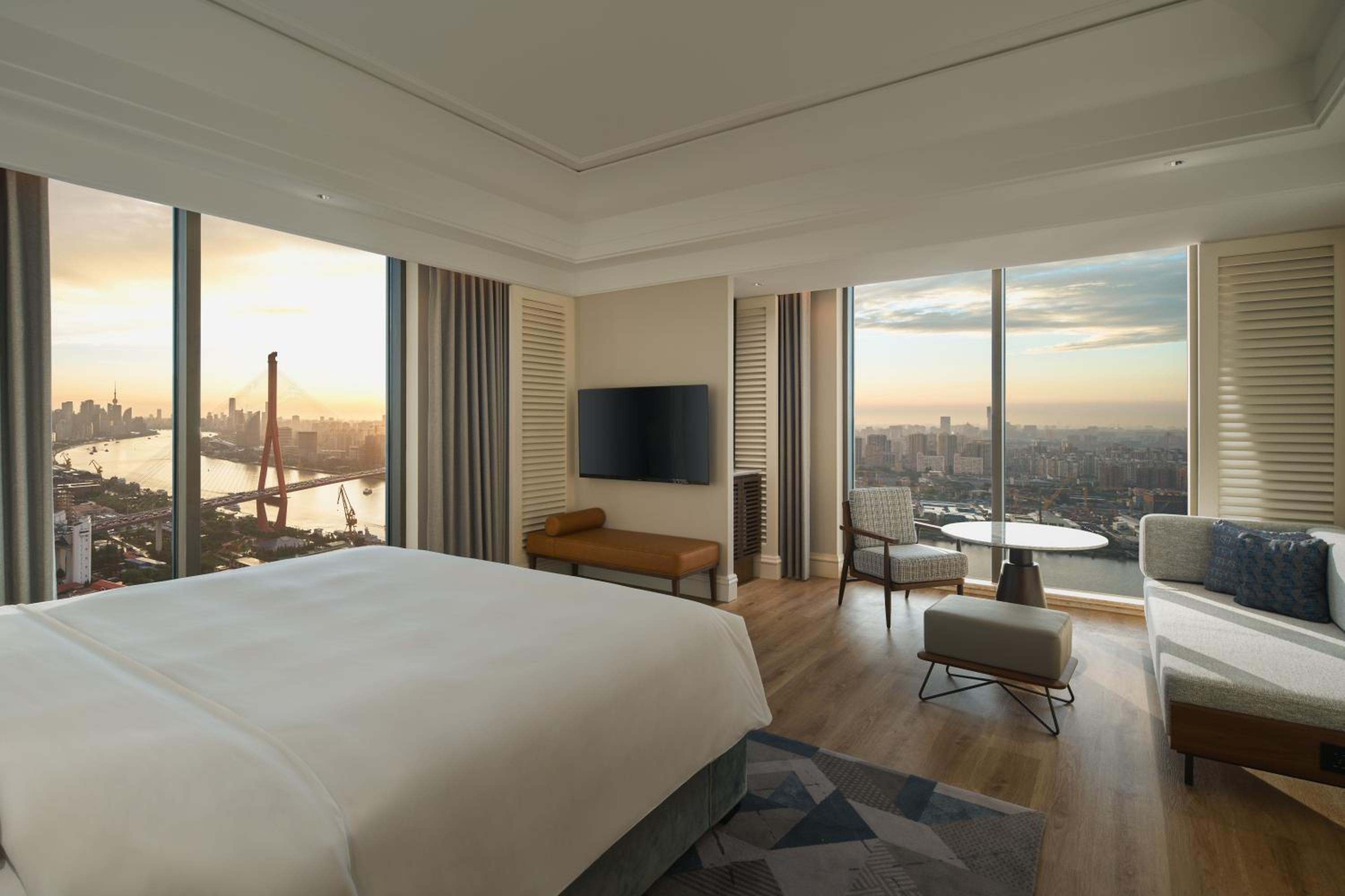 Premium King Room with River View 