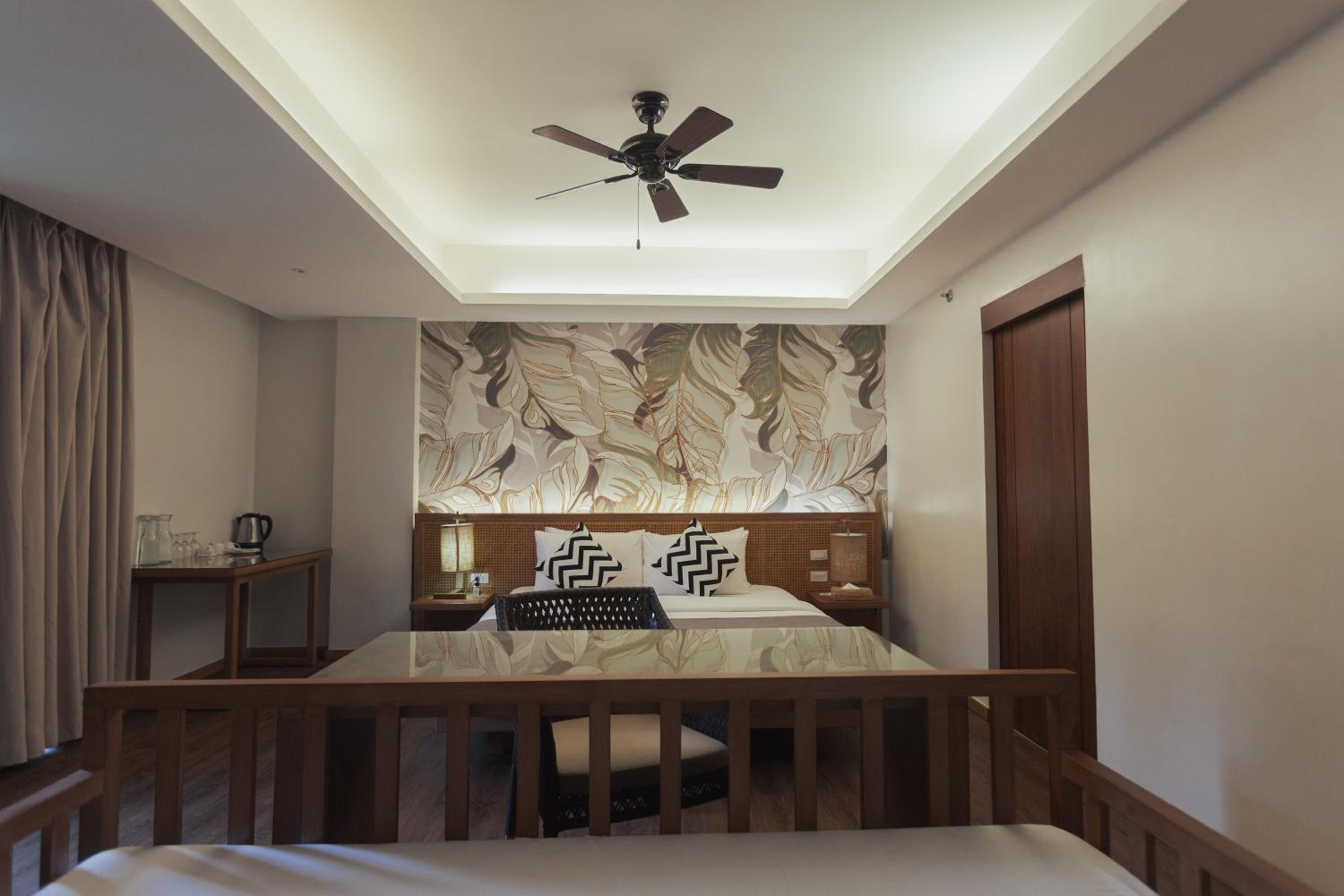Deluxe Suite - Photo 7
